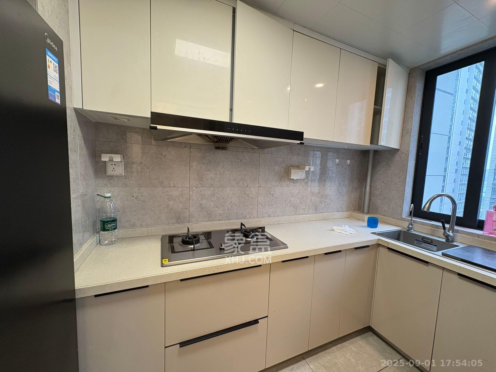 映客龙湖璟翠公馆(映客龙湖璟翠中心) 4室2厅2卫 3500.0元/月 映客龙湖璟翠公馆(映客龙湖璟翠中心) 4室2厅2卫 3500.0元/月室内图