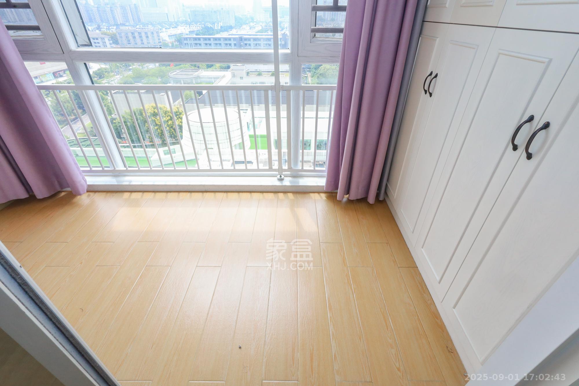 八方小区B区  3室2厅3卫   480.00万其他