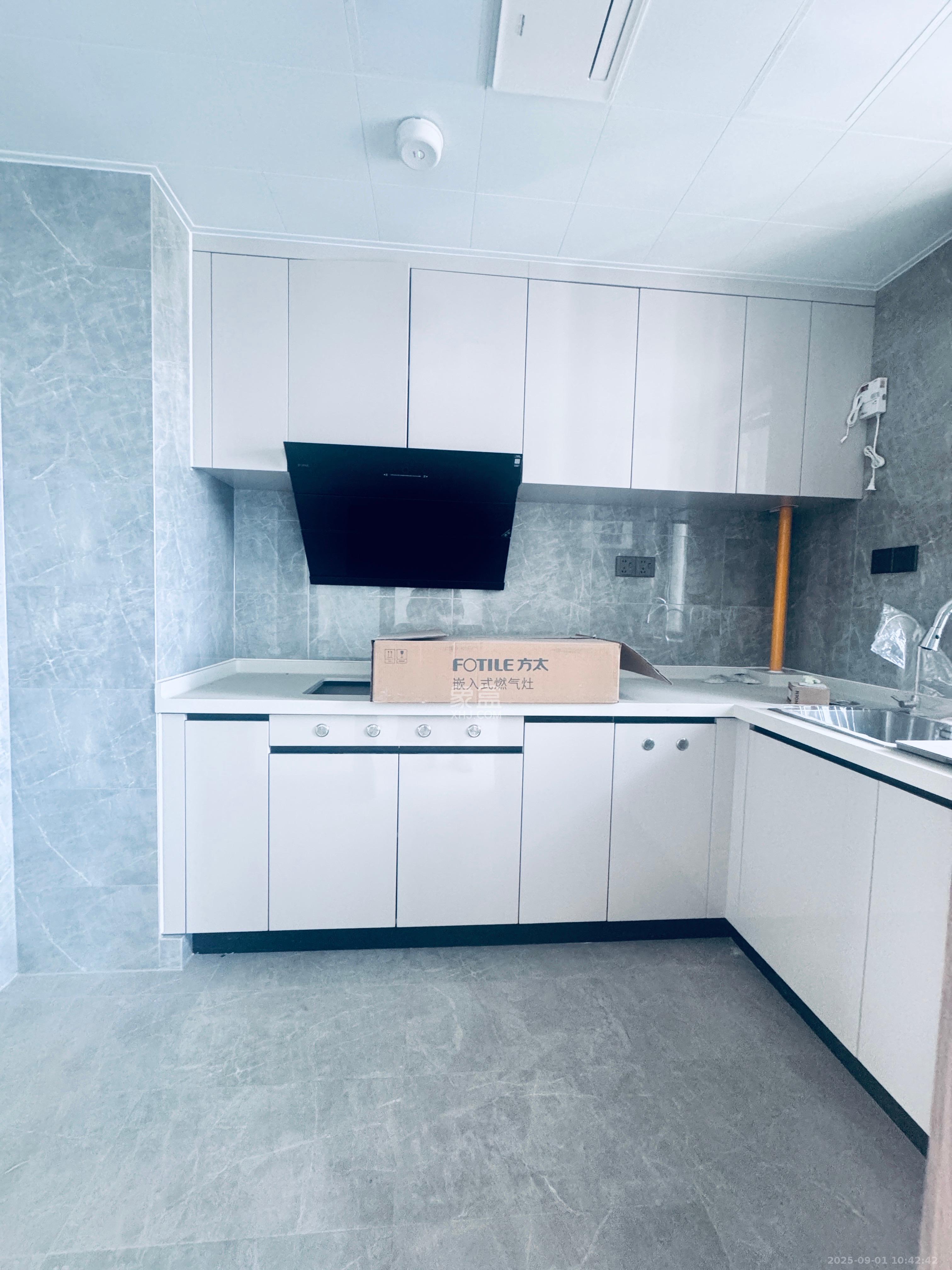 卓越洋湖晴翠  4室2厅1卫    3800.0元/月室内图