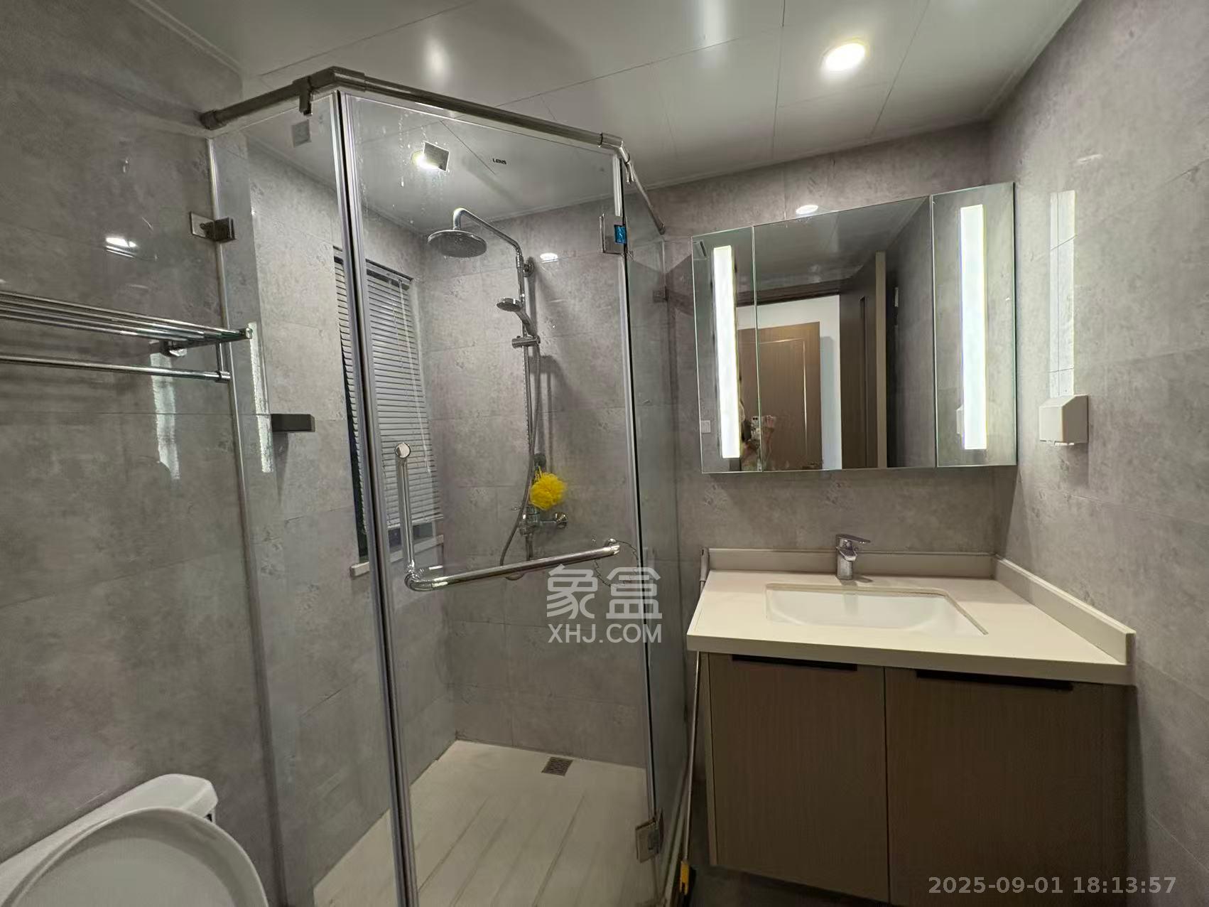 映客龙湖璟翠公馆（映客龙湖璟翠中心）  3室2厅2卫    3300.0元/月室内图