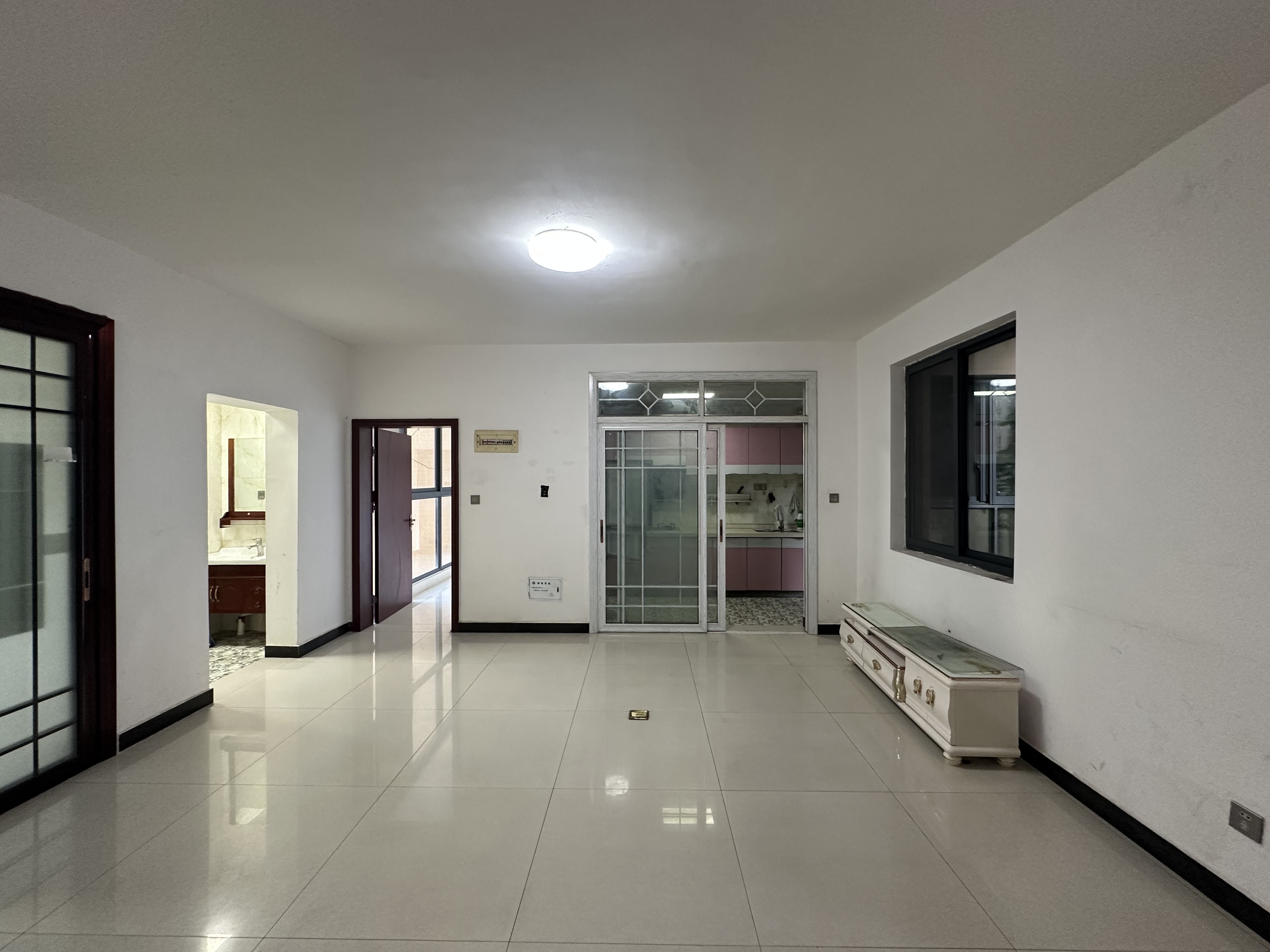 鑫成君泰 3室2厅2卫 2300.0元/月 鑫成君泰 3室2厅2卫 2300.0元/月室内图