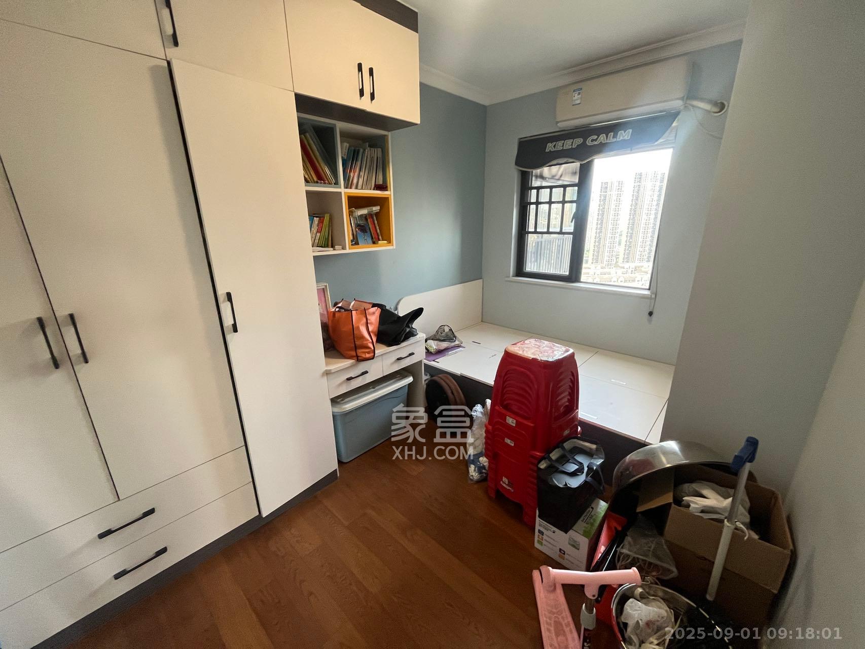 万科魅力之城锋镜里 4室2厅2卫 3600.0元/月 万科魅力之城锋镜里 4室2厅2卫 3600.0元/月室内图