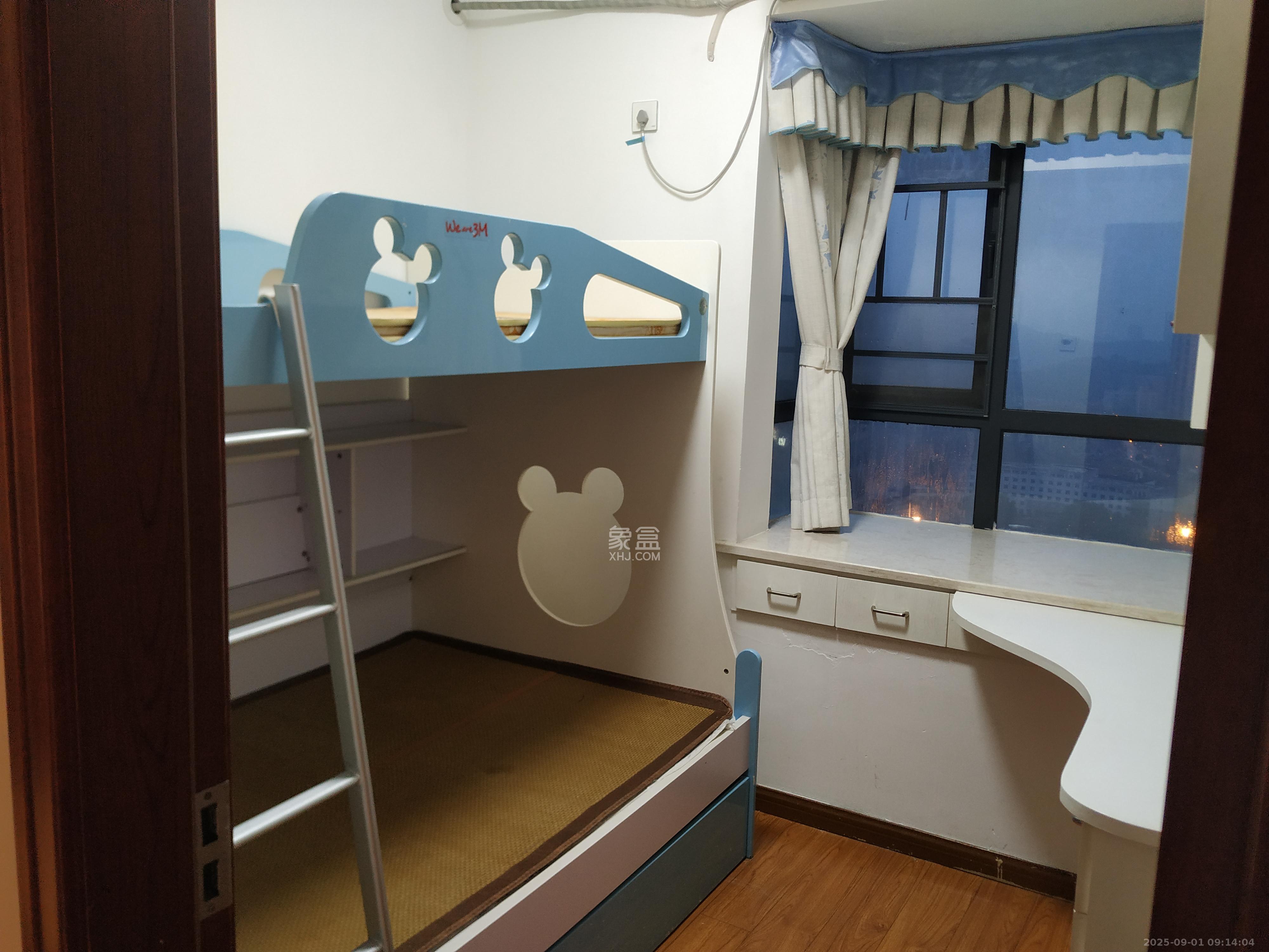 莱茵城  1室2厅2卫    2300.0元/月室内图