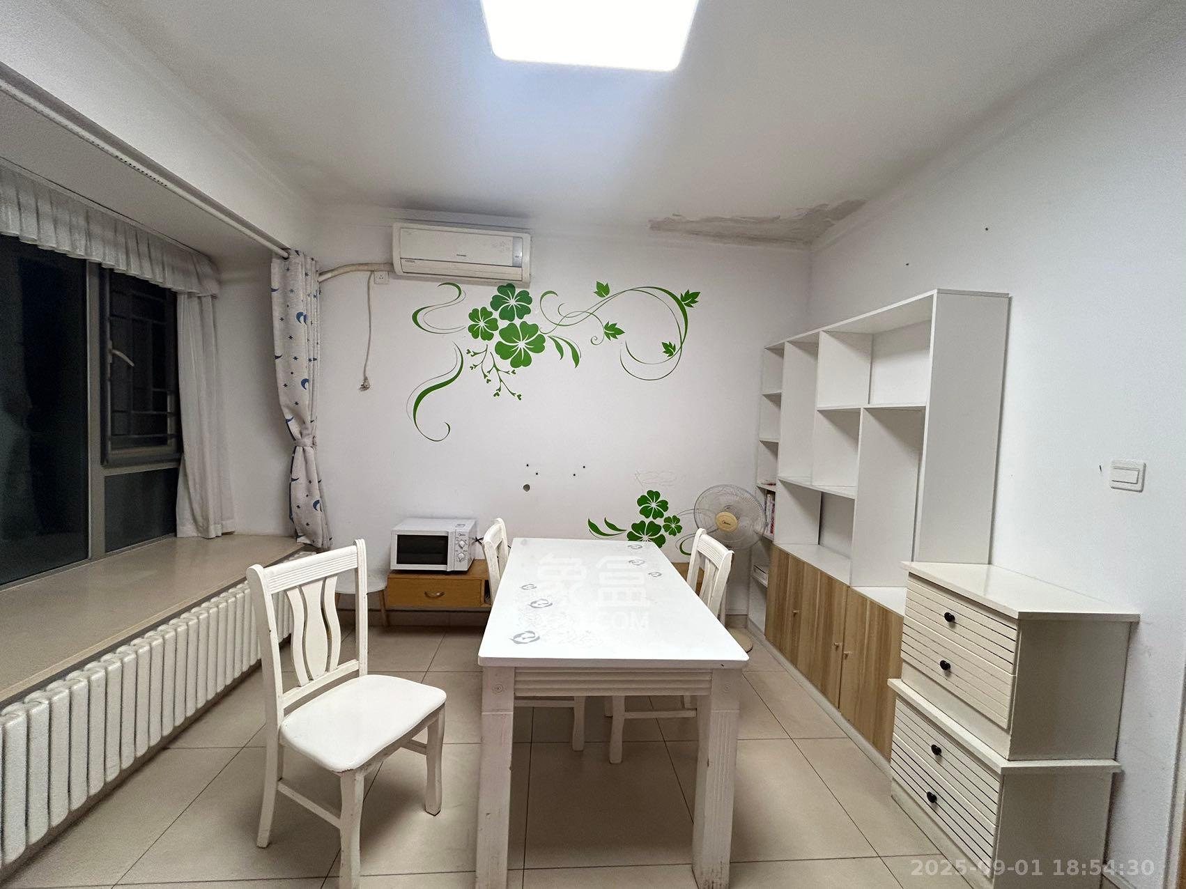 怡海星城 2室2厅1卫 1400.0元/月 怡海星城 2室2厅1卫 1400.0元/月室内图