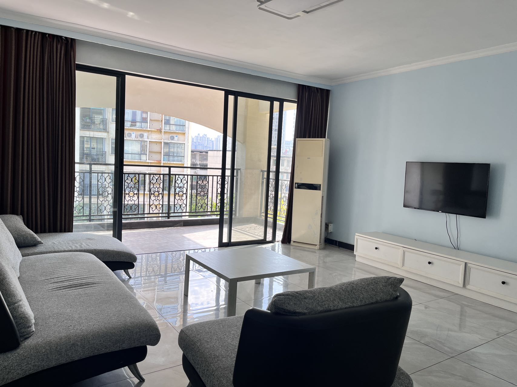 中核缇香名苑 3室2厅2卫 2000.0元/月 中核缇香名苑 3室2厅2卫 2000.0元/月室内图