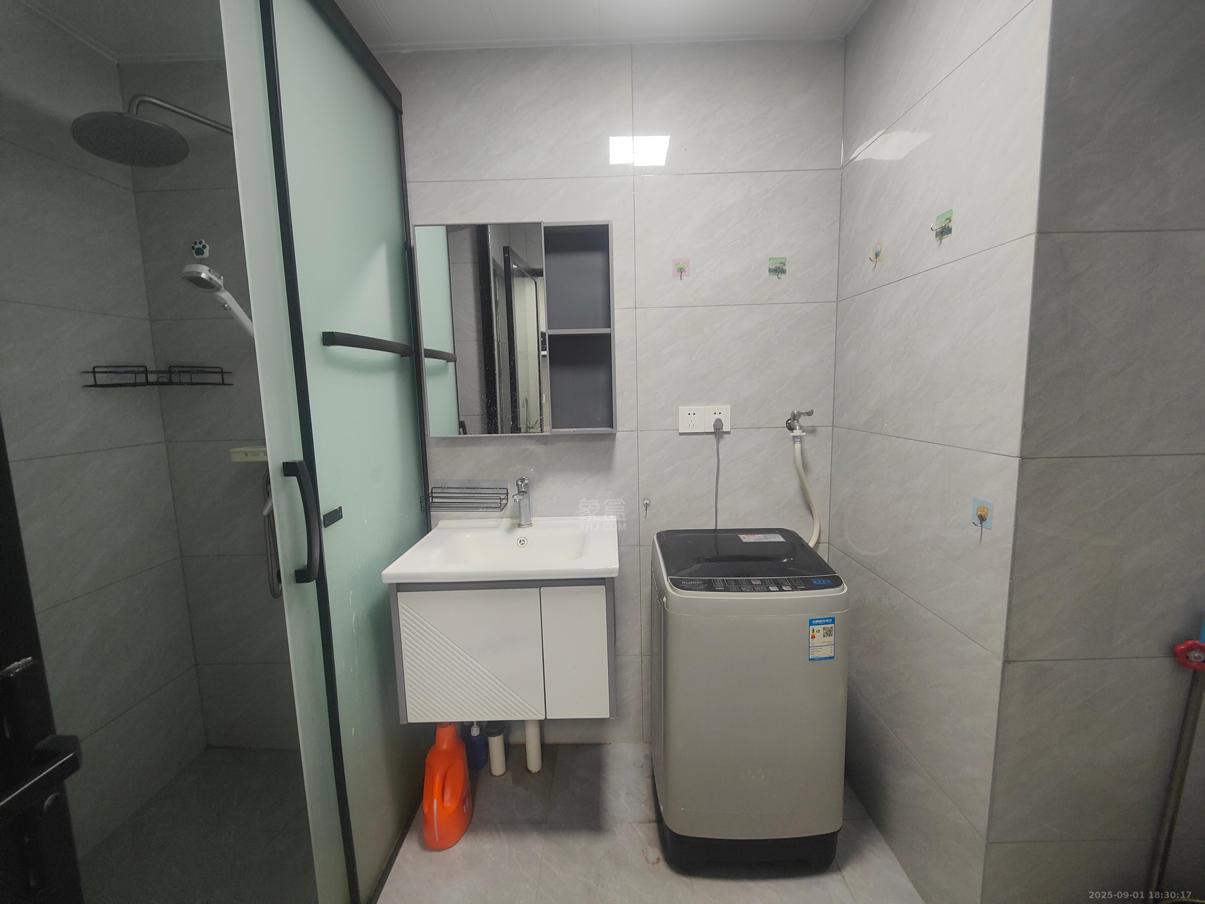 朗廷览江  1室1厅1卫   1600.00元/月室内图