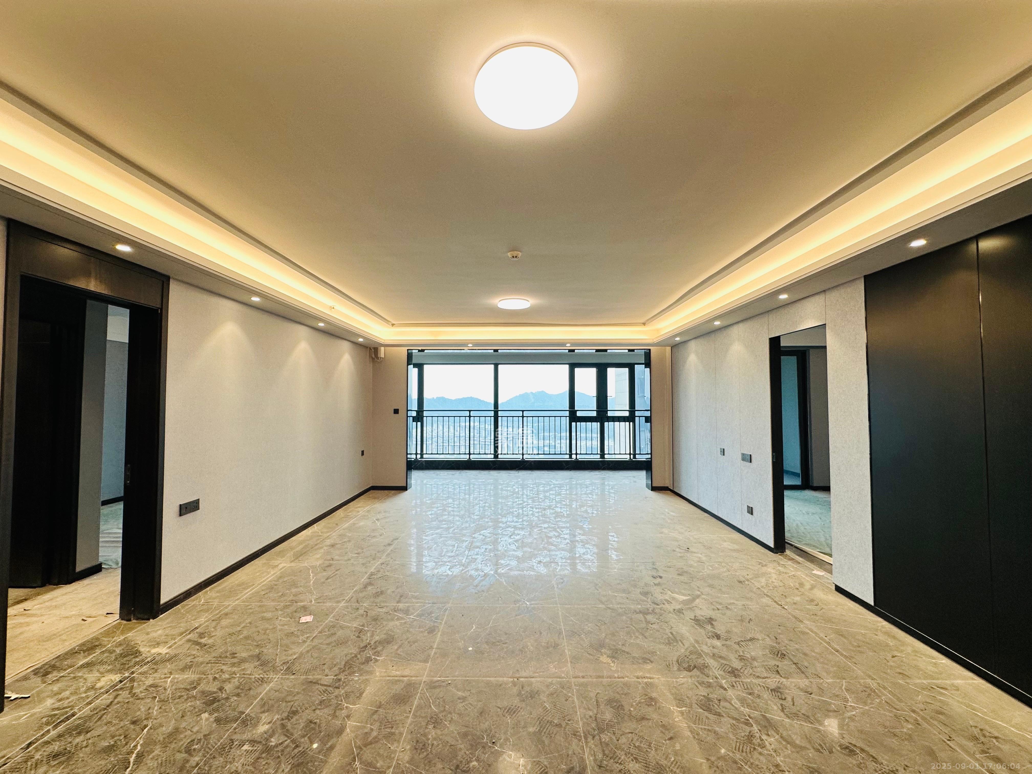 绿地麓云国际一期 6室2厅3卫 7500.0元/月 绿地麓云国际一期 6室2厅3卫 7500.0元/月室内图