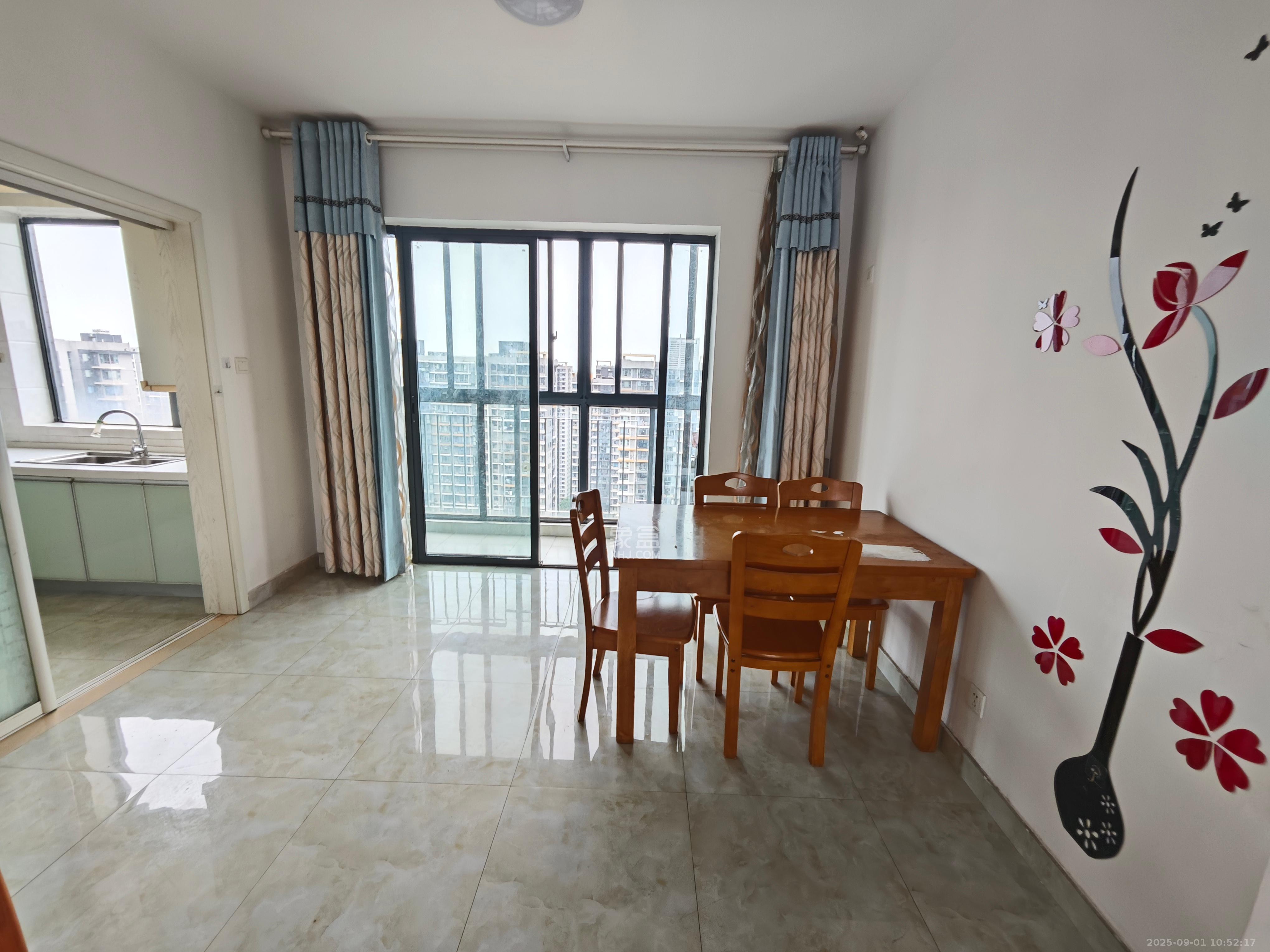 恒基凯旋门一二期  3室2厅2卫    2600.0元/月室内图