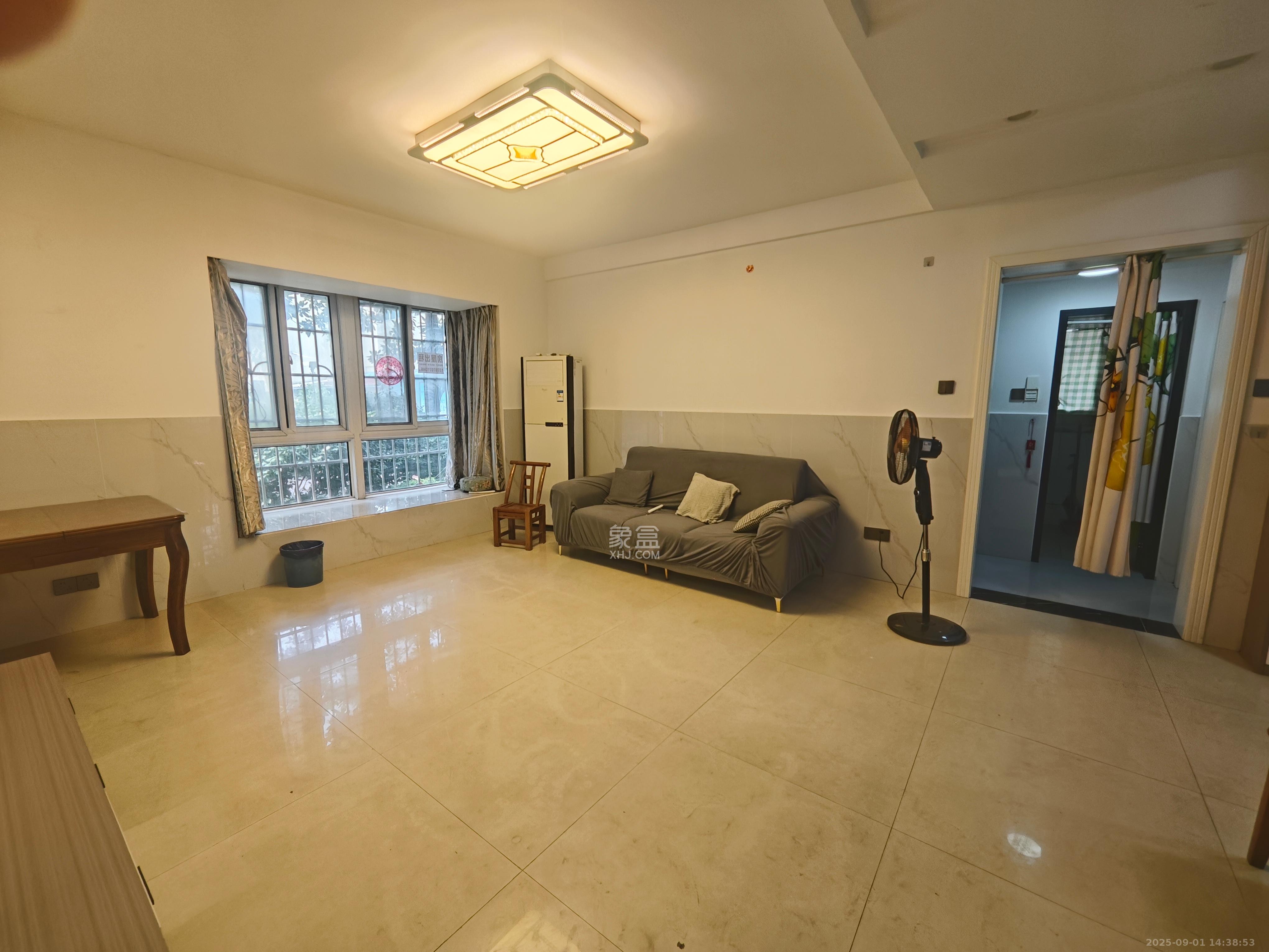 滨湖嘉园（湖滨小区）  2室2厅1卫    2500.0元/月室内图