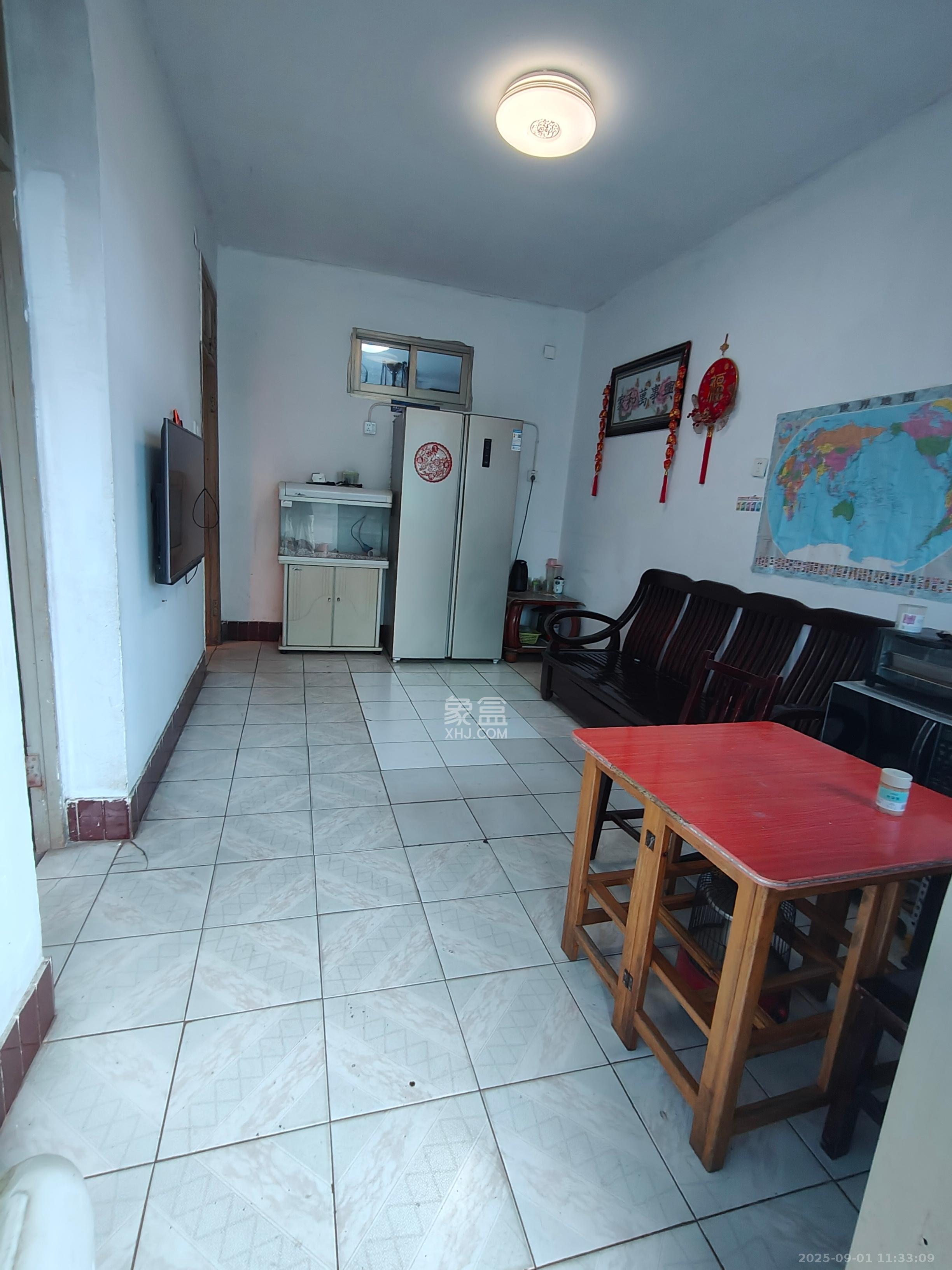 中建五局信和苑三区 2室1厅1卫 1100.0元/月 中建五局信和苑三区 2室1厅1卫 1100.0元/月室内图