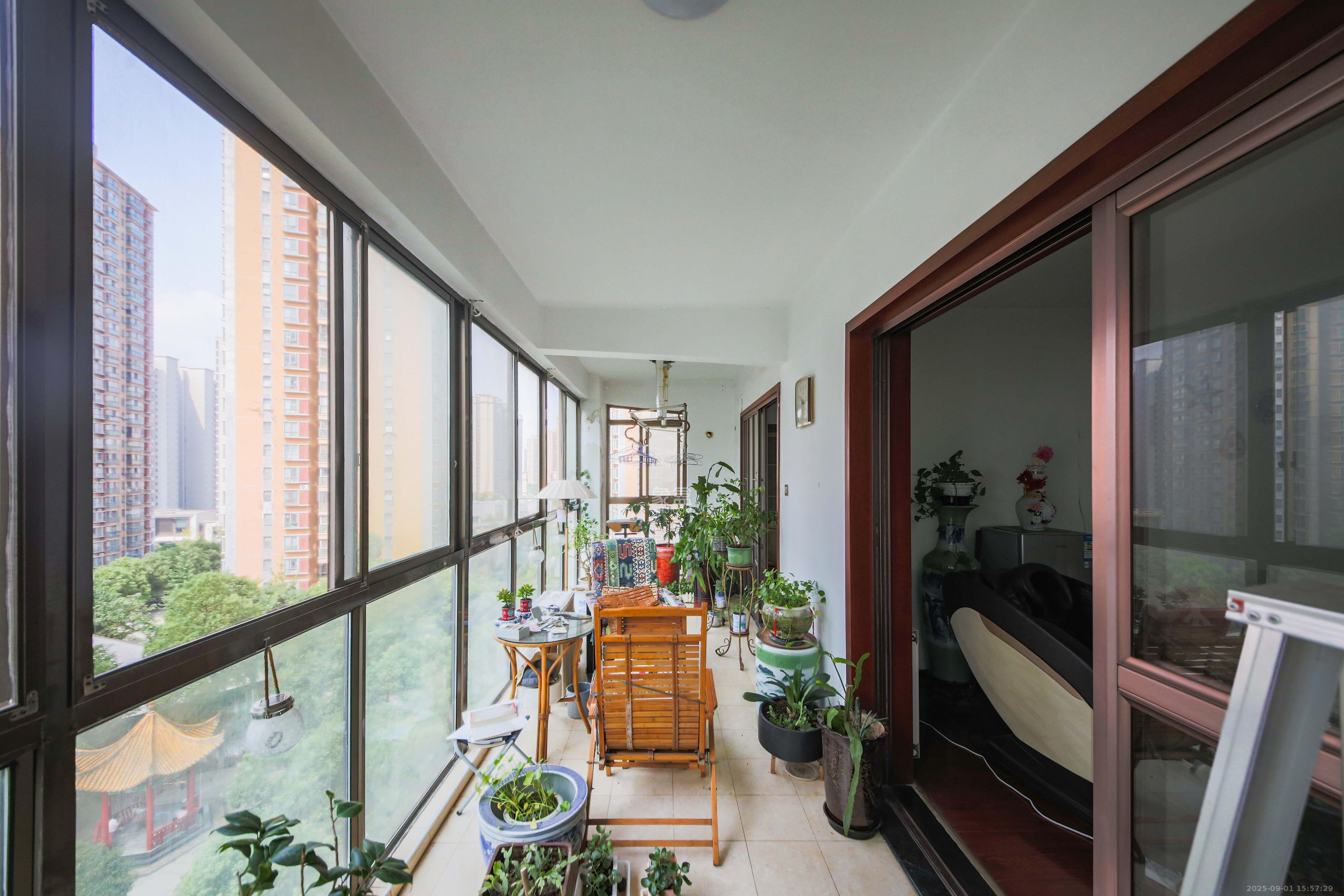 银杏嘉园 5室2厅2卫 233.8万 银杏嘉园 5室2厅2卫 233.8万阳台