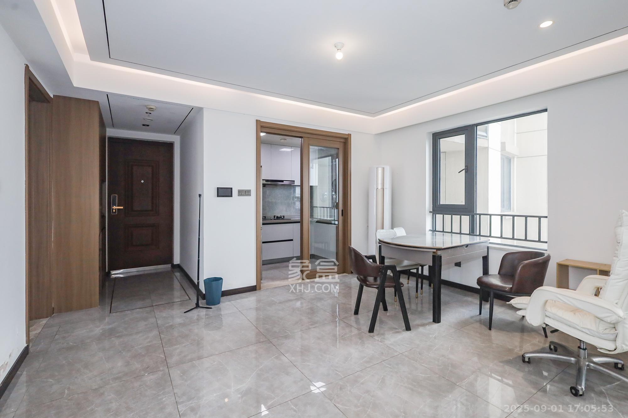 卓越中寰 4室2厅2卫 225.0万 卓越中寰 4室2厅2卫 225.0万其他