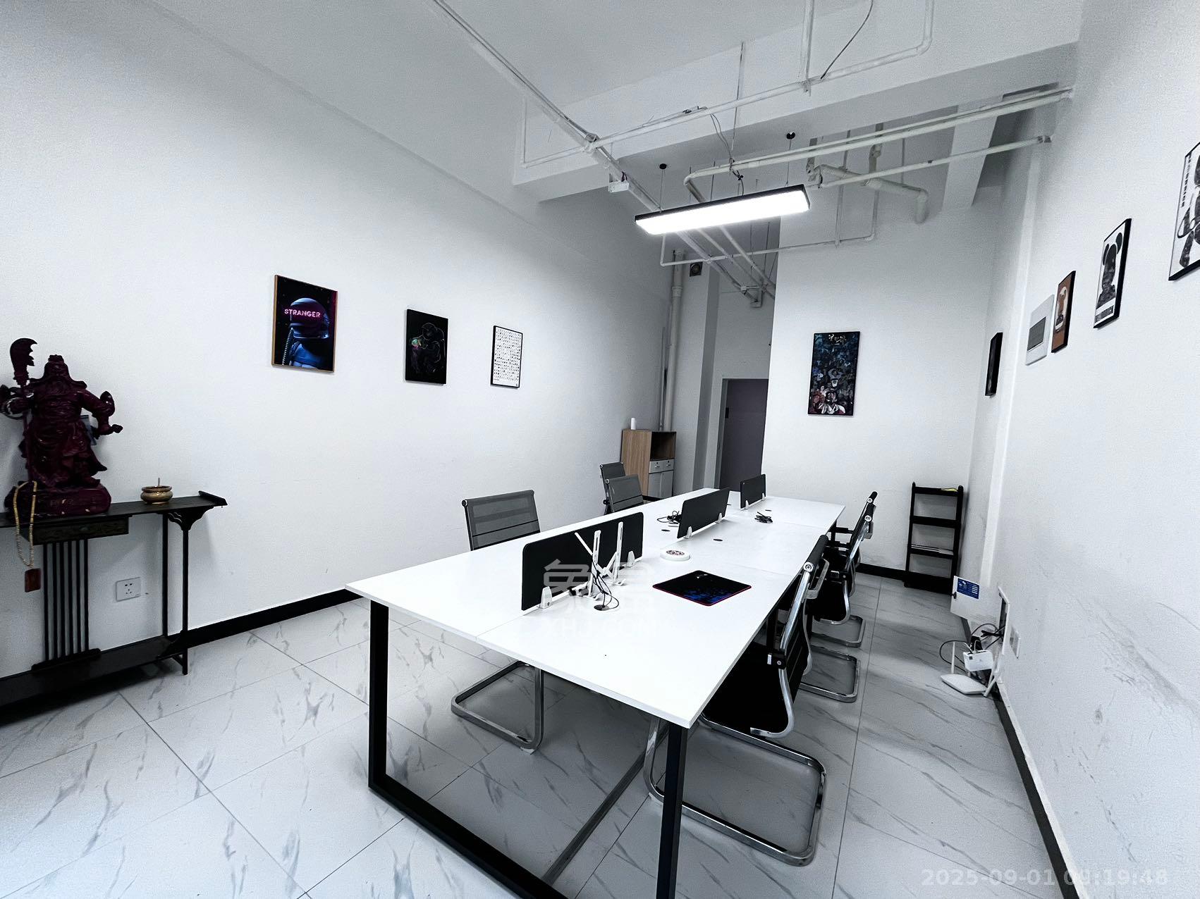 奥克斯滨仕花园(奥克斯洋湖广场/奥克斯中心)  1室1厅1卫    3100.0元/月 奥克斯滨仕花园(奥克斯洋湖广场/奥克斯中心)  1室1厅1卫    3100.0元/月