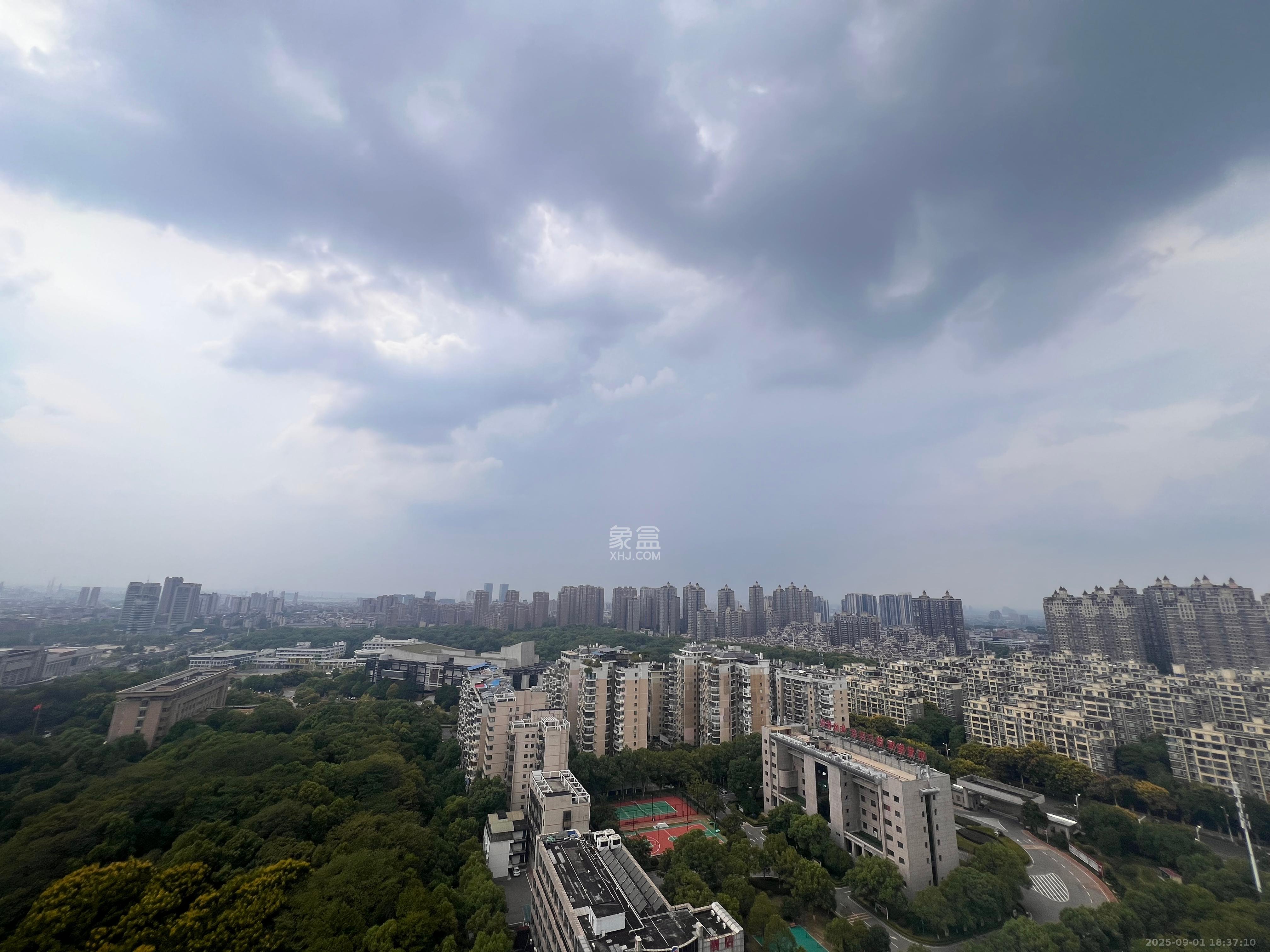 金侨中央广场  5室2厅3卫   88.00万室内图1