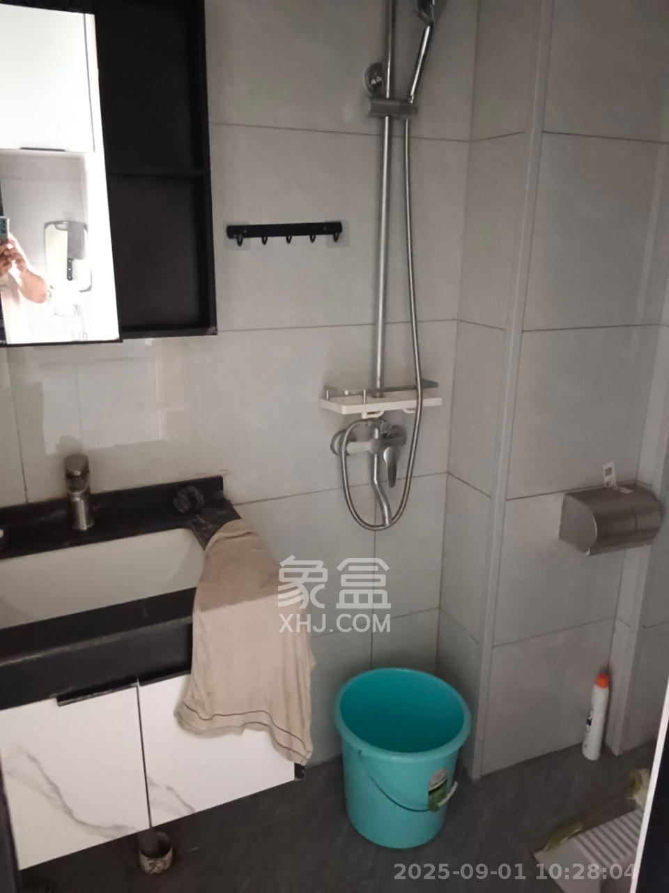 保利麓谷林语I区 1室1厅1卫 1300.0元/月 保利麓谷林语I区 1室1厅1卫 1300.0元/月室内图