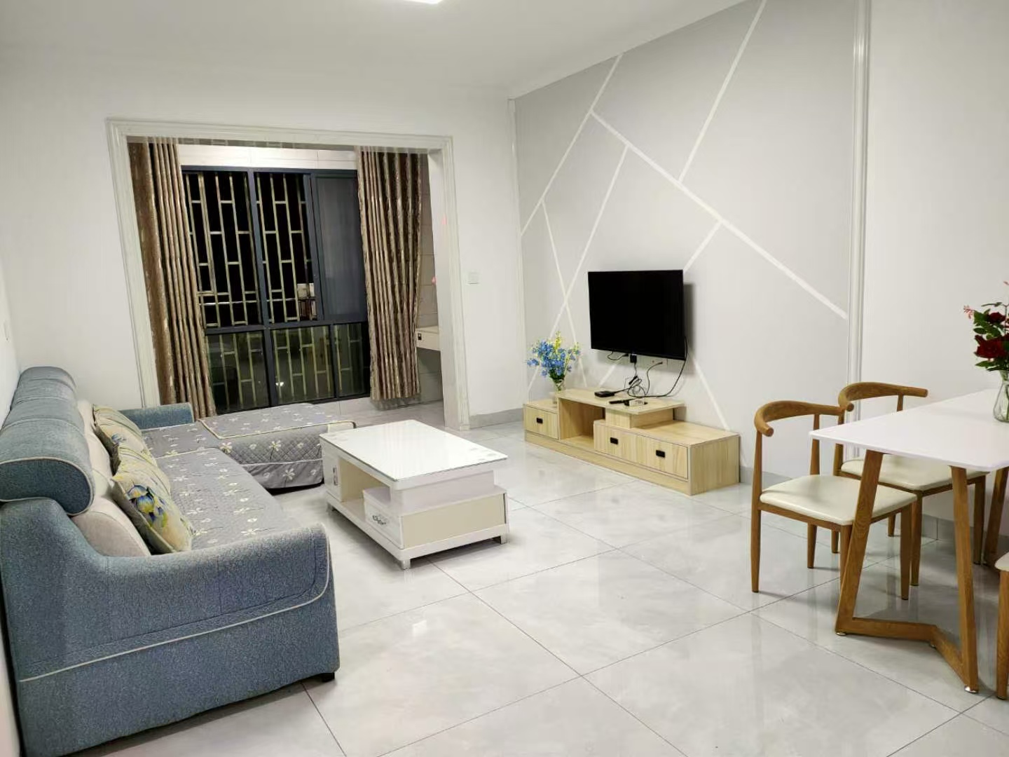 双江安置小区 2室1厅1卫 1300.0元/月 双江安置小区 2室1厅1卫 1300.0元/月室内图