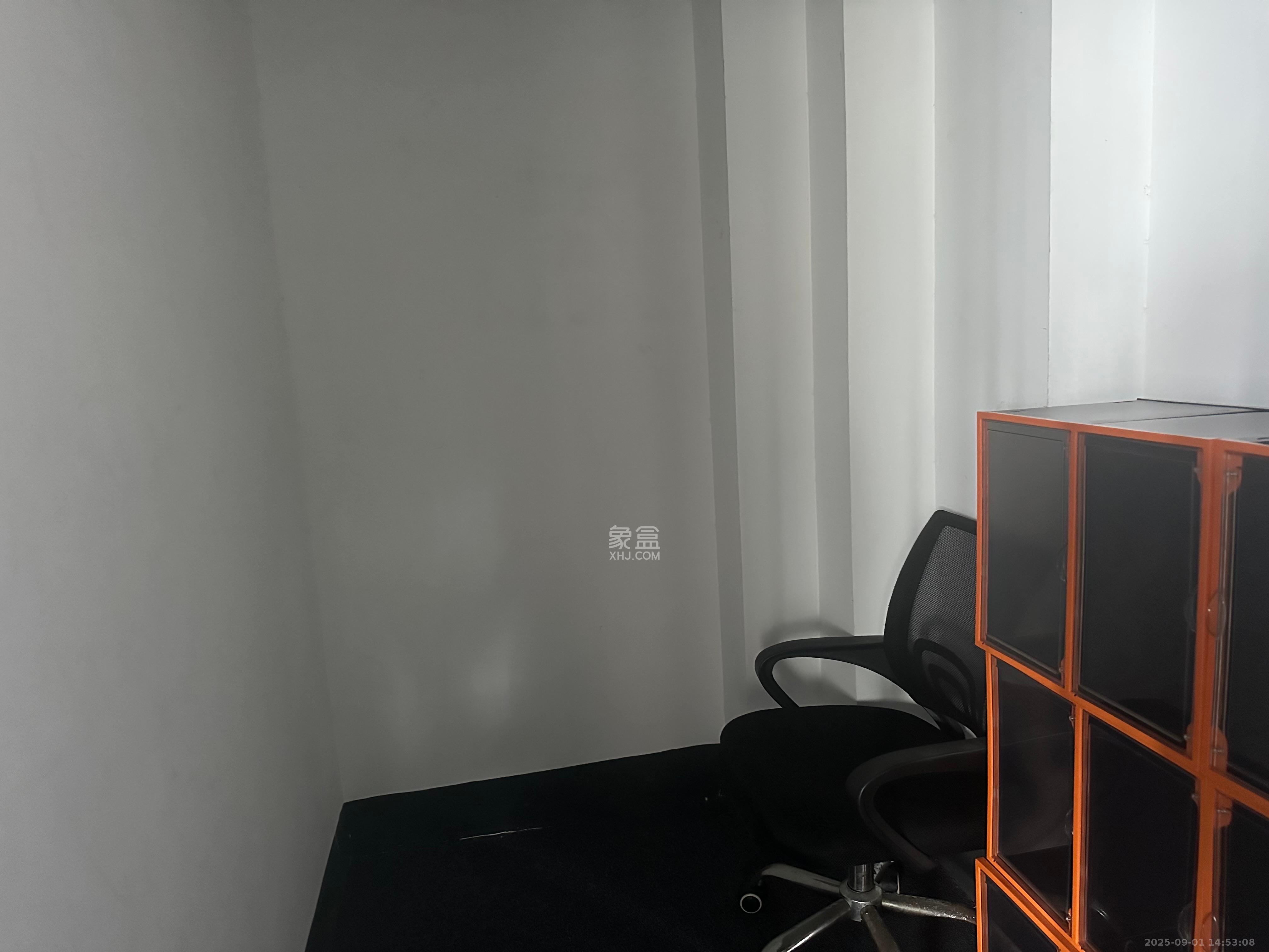 开源鑫贸大楼   98.0㎡      3200.0元/月室内图