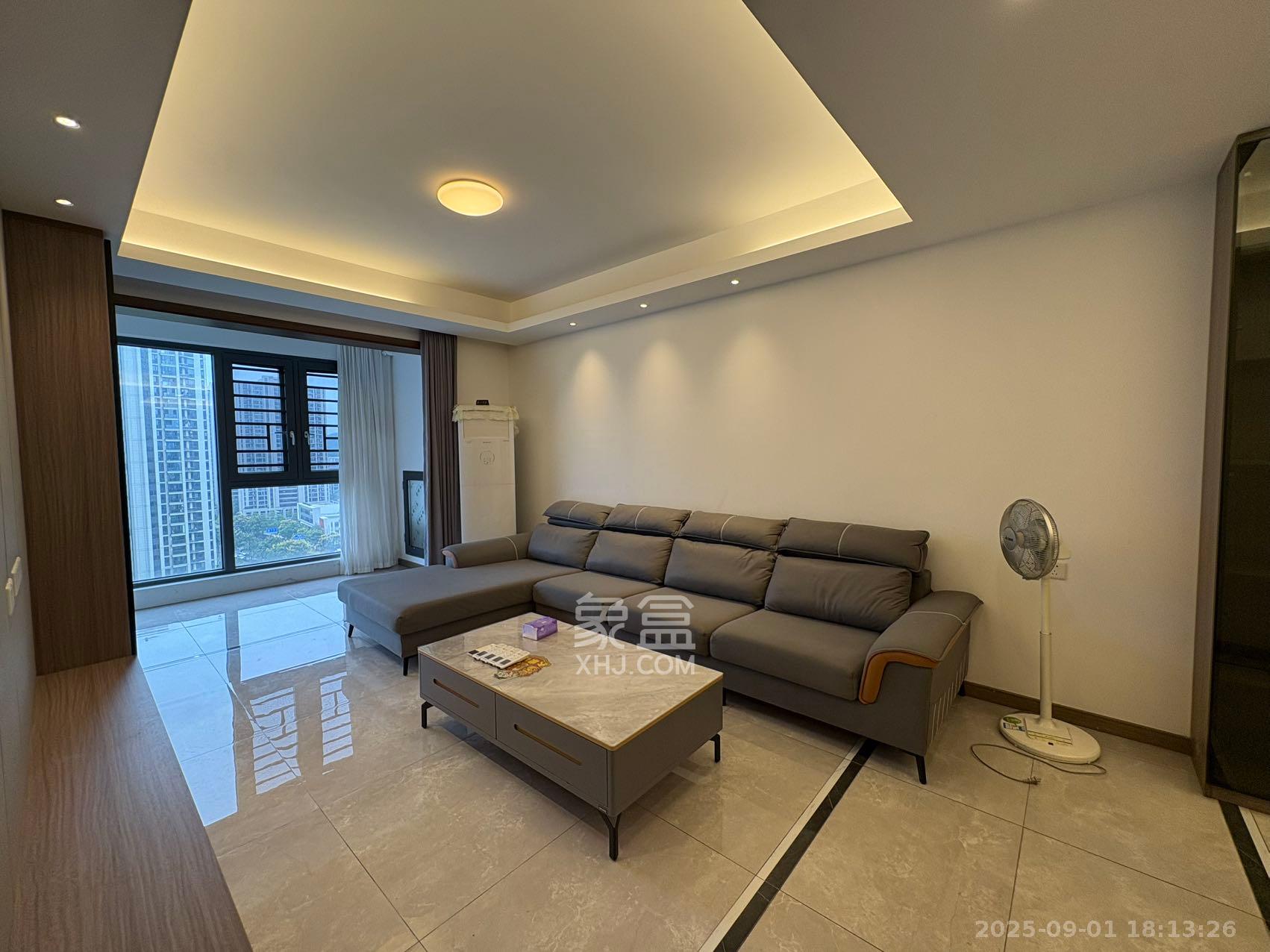 映客龙湖璟翠公馆（映客龙湖璟翠中心）  3室2厅2卫    3300.0元/月室内图1