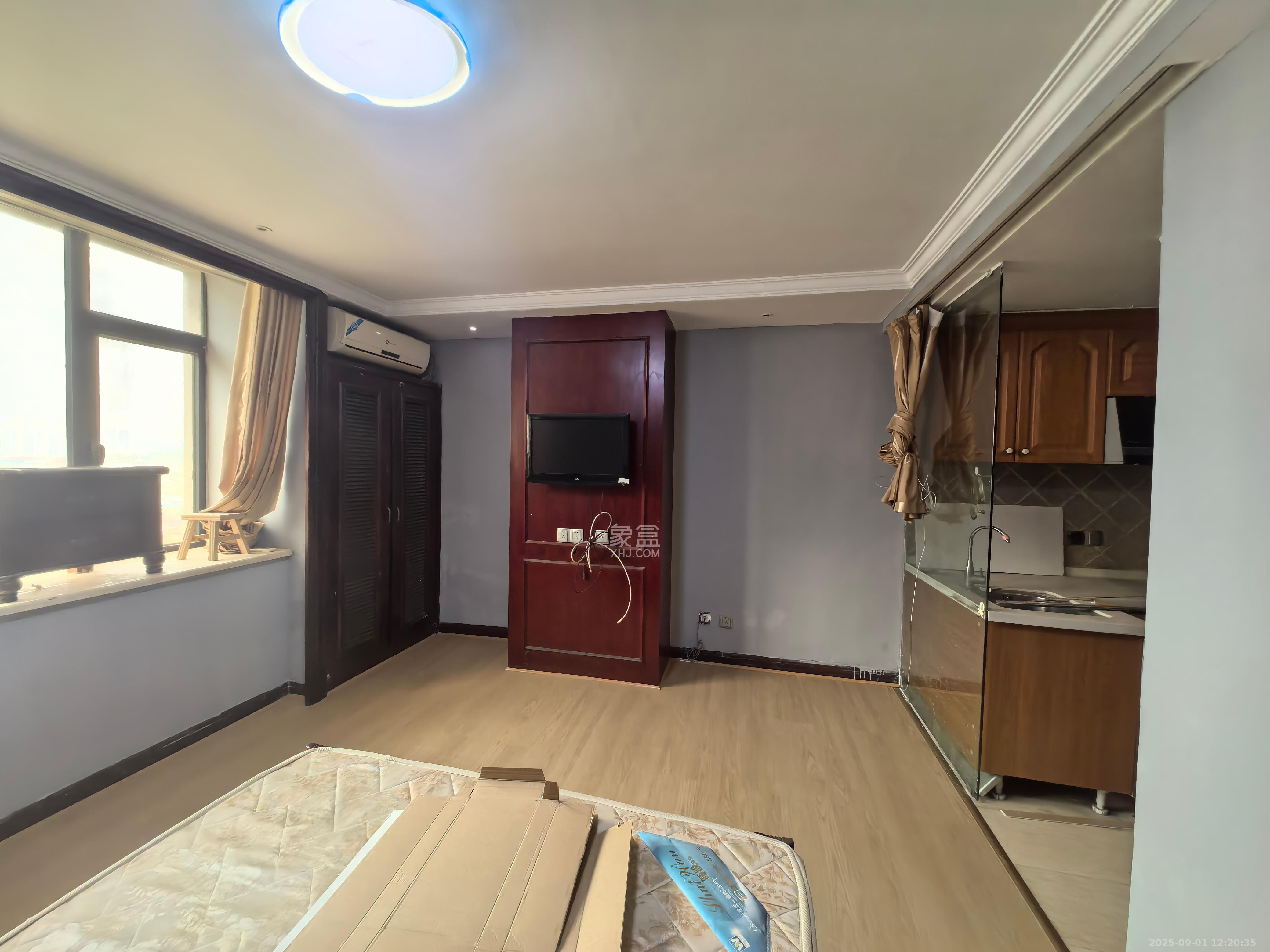 沁园春御院  1室1厅1卫    1400.0元/月 沁园春御院  1室1厅1卫    1400.0元/月室内图