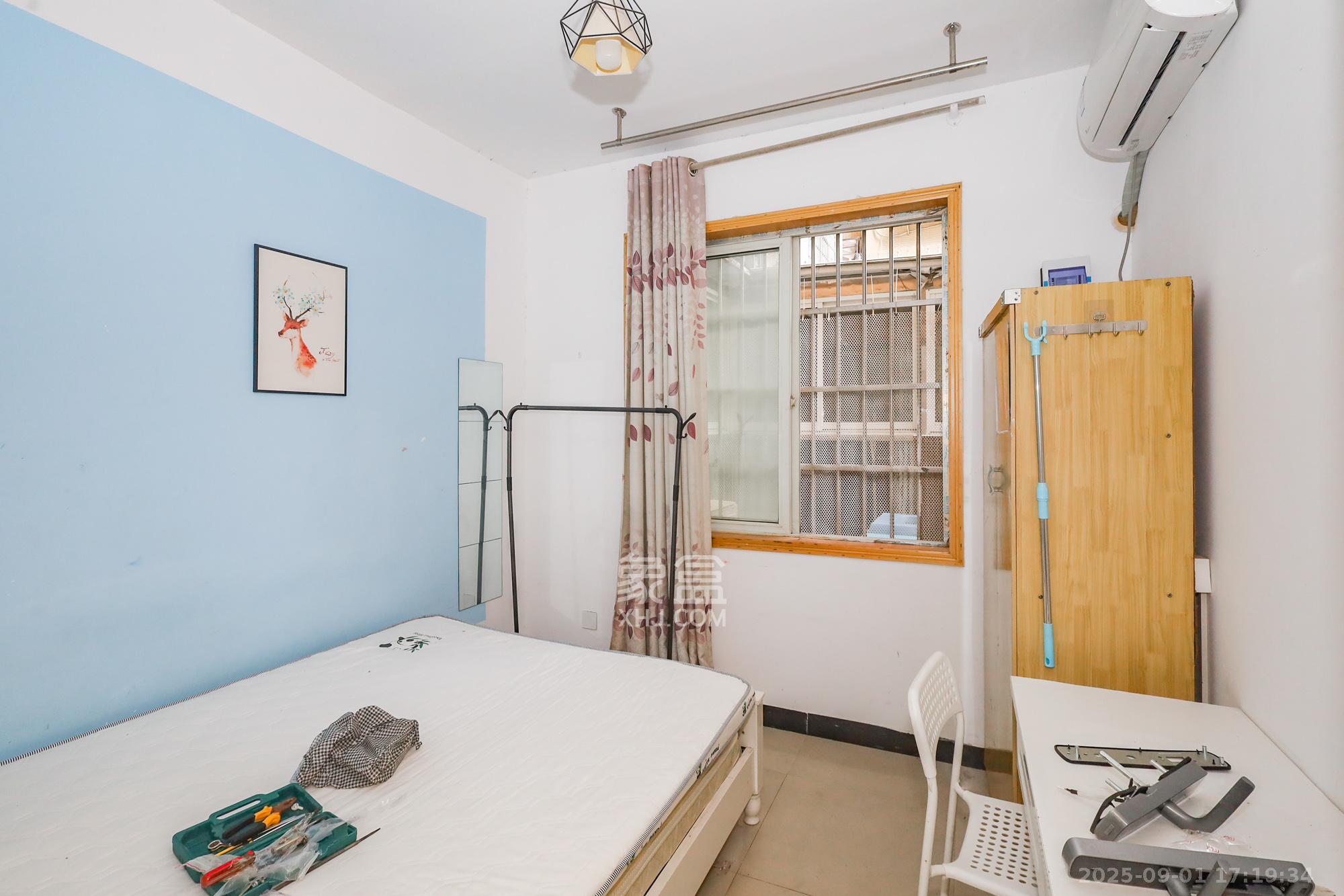 谷山庭院一期  4室2厅1卫    70.0万 谷山庭院一期  4室2厅1卫    70.0万卧室