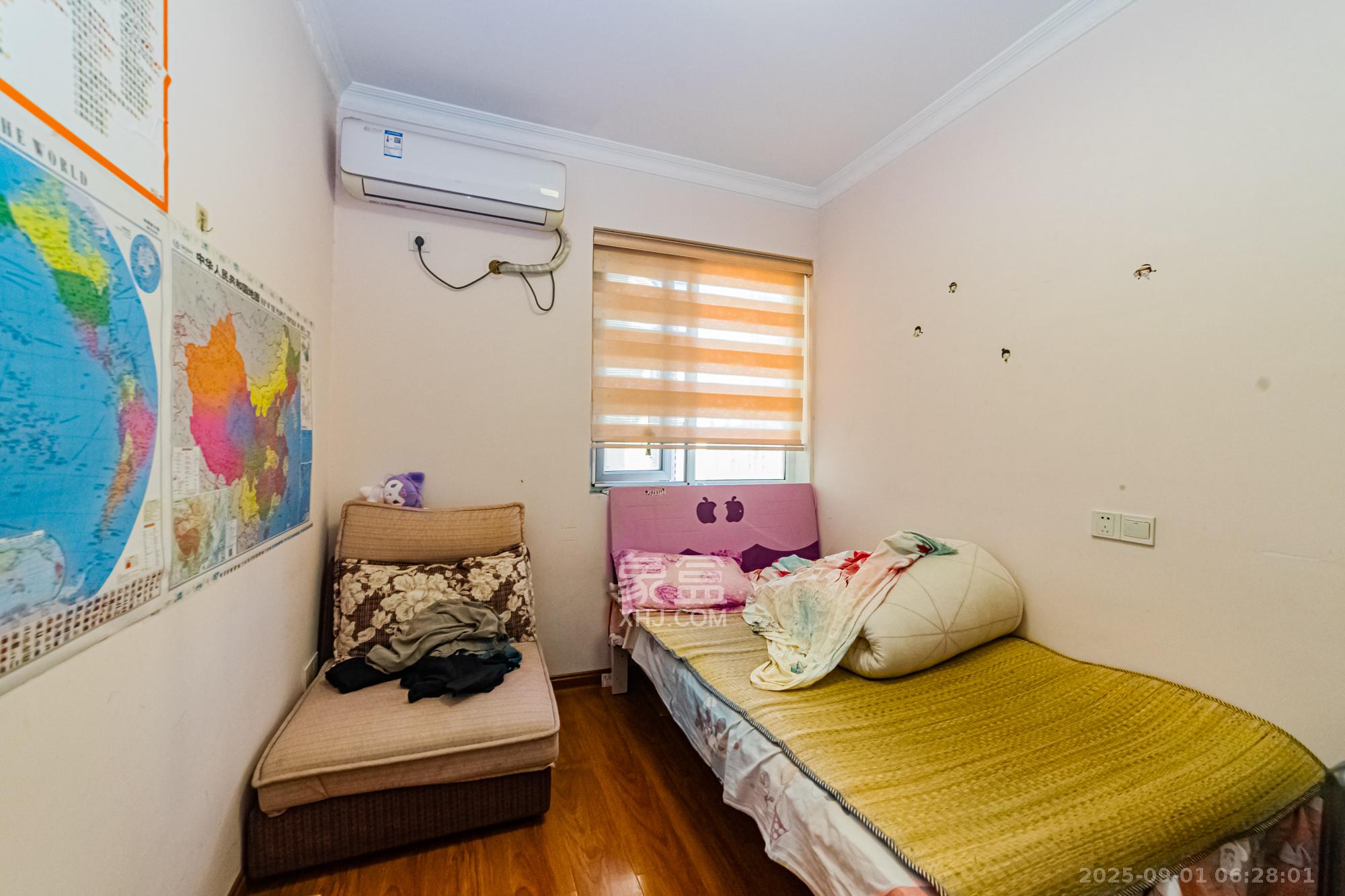 万国城（当代满庭春MOMA）三期  2室2厅1卫    69.0万卧室