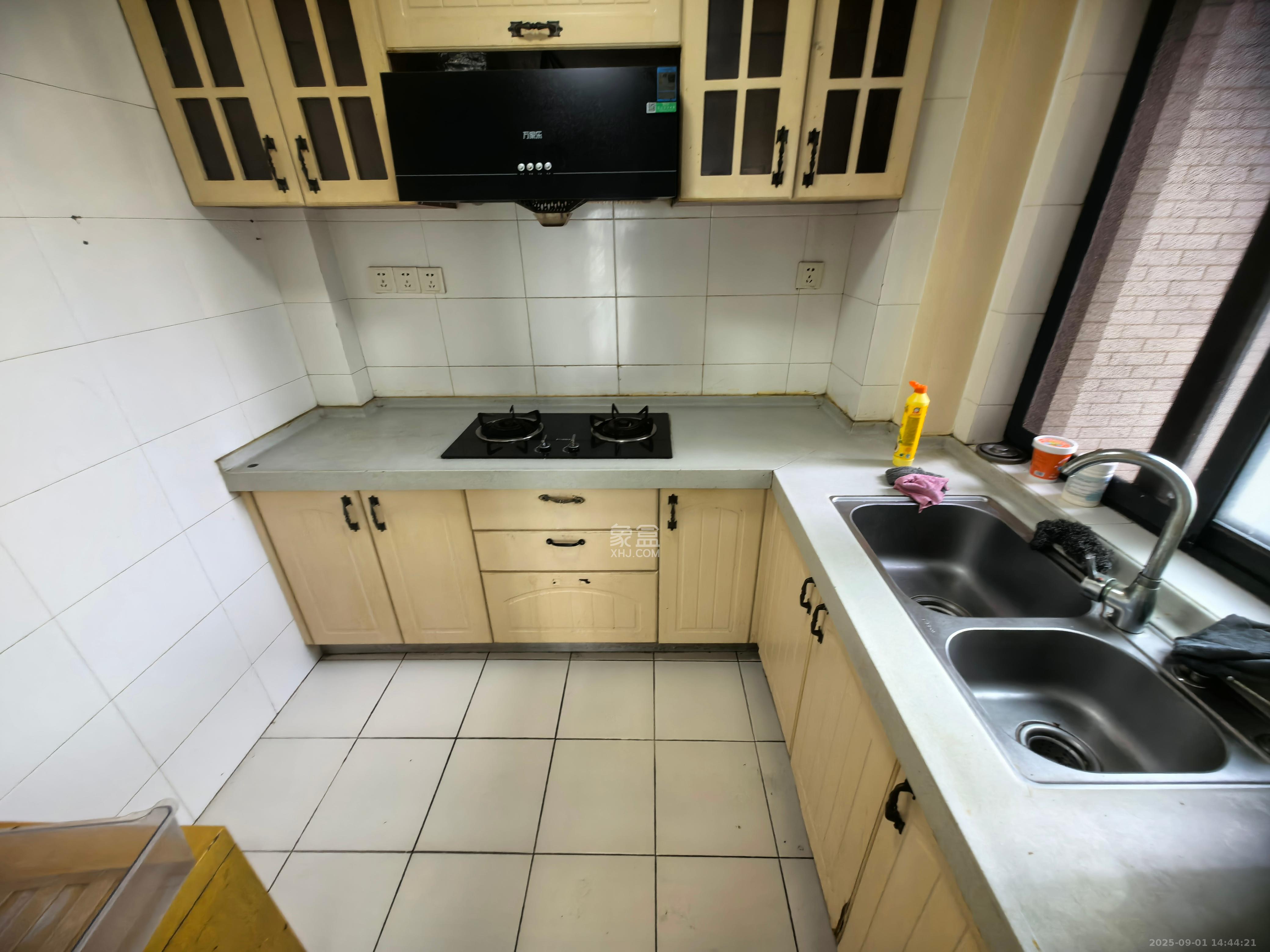 金凤滩家园 2室2厅1卫 2200.0元/月 金凤滩家园 2室2厅1卫 2200.0元/月室内图