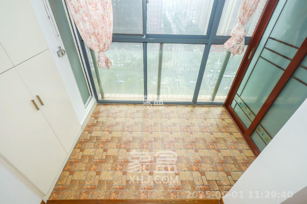 恒基凯旋门一二期 3室2厅2卫 2800.0元/月 恒基凯旋门一二期 3室2厅2卫 2800.0元/月室内图