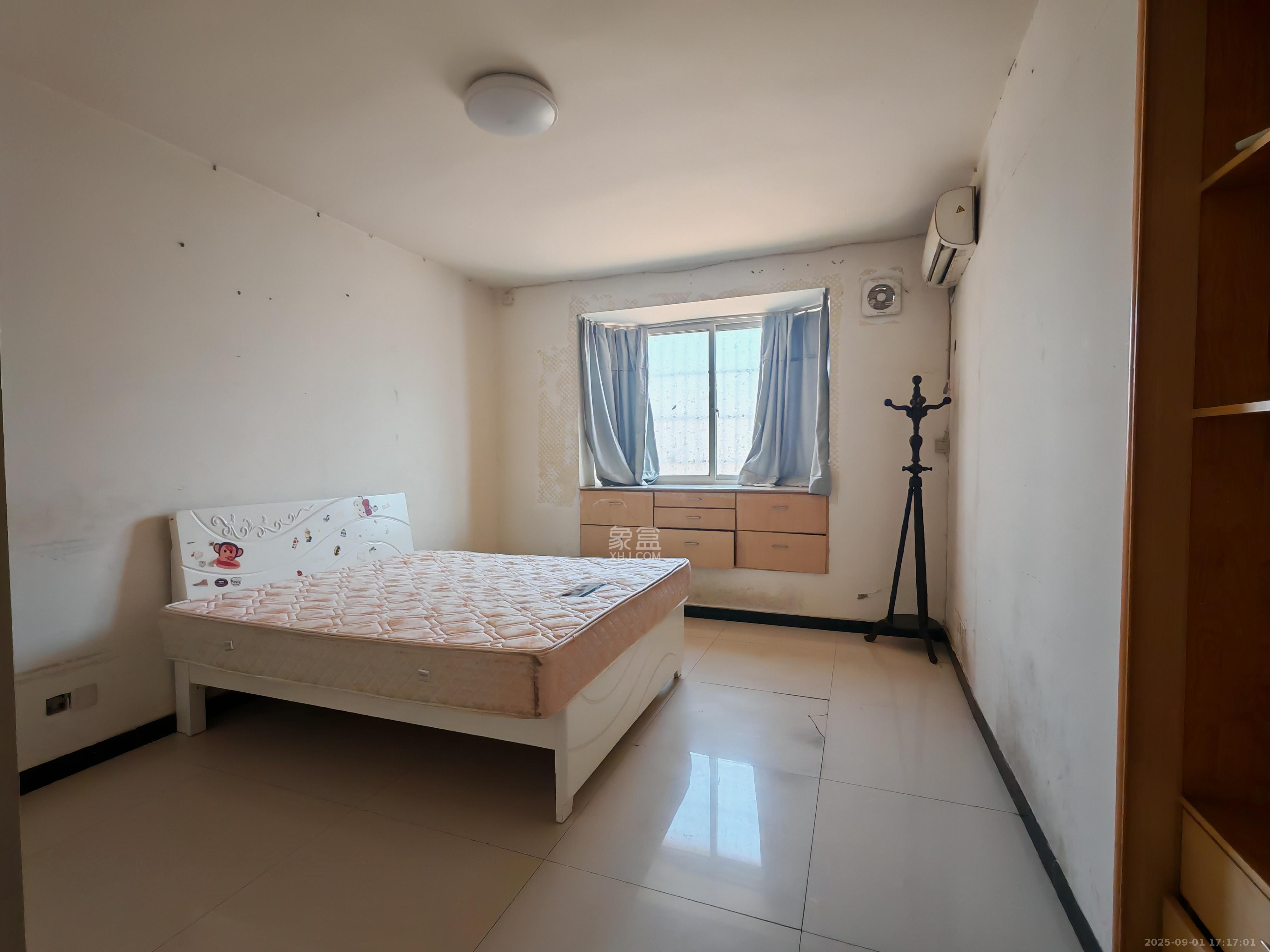 枫华府第 3室2厅1卫 1800.0元/月 枫华府第 3室2厅1卫 1800.0元/月室内图