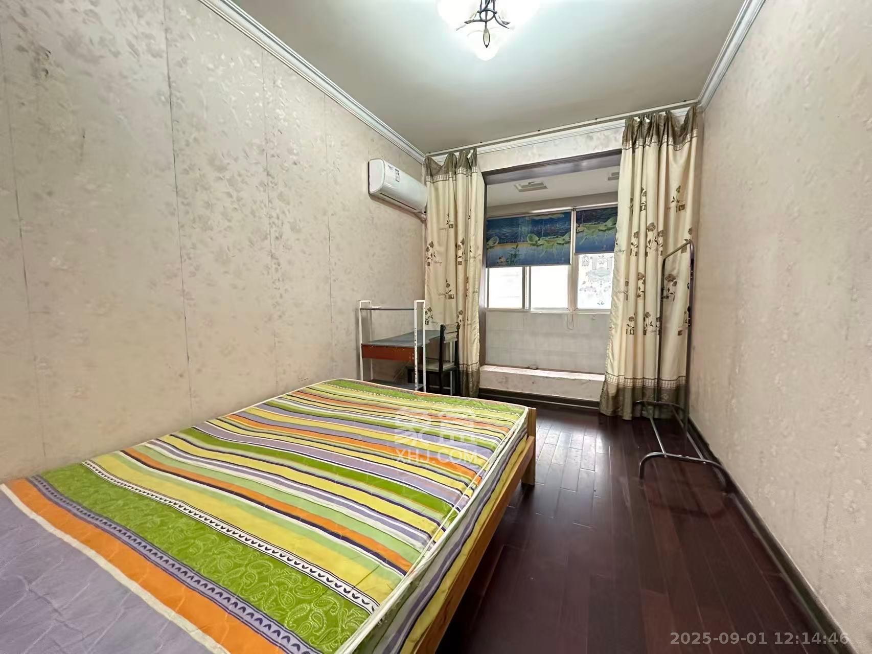 四方小区  4室2厅2卫    2500.0元/月室内图