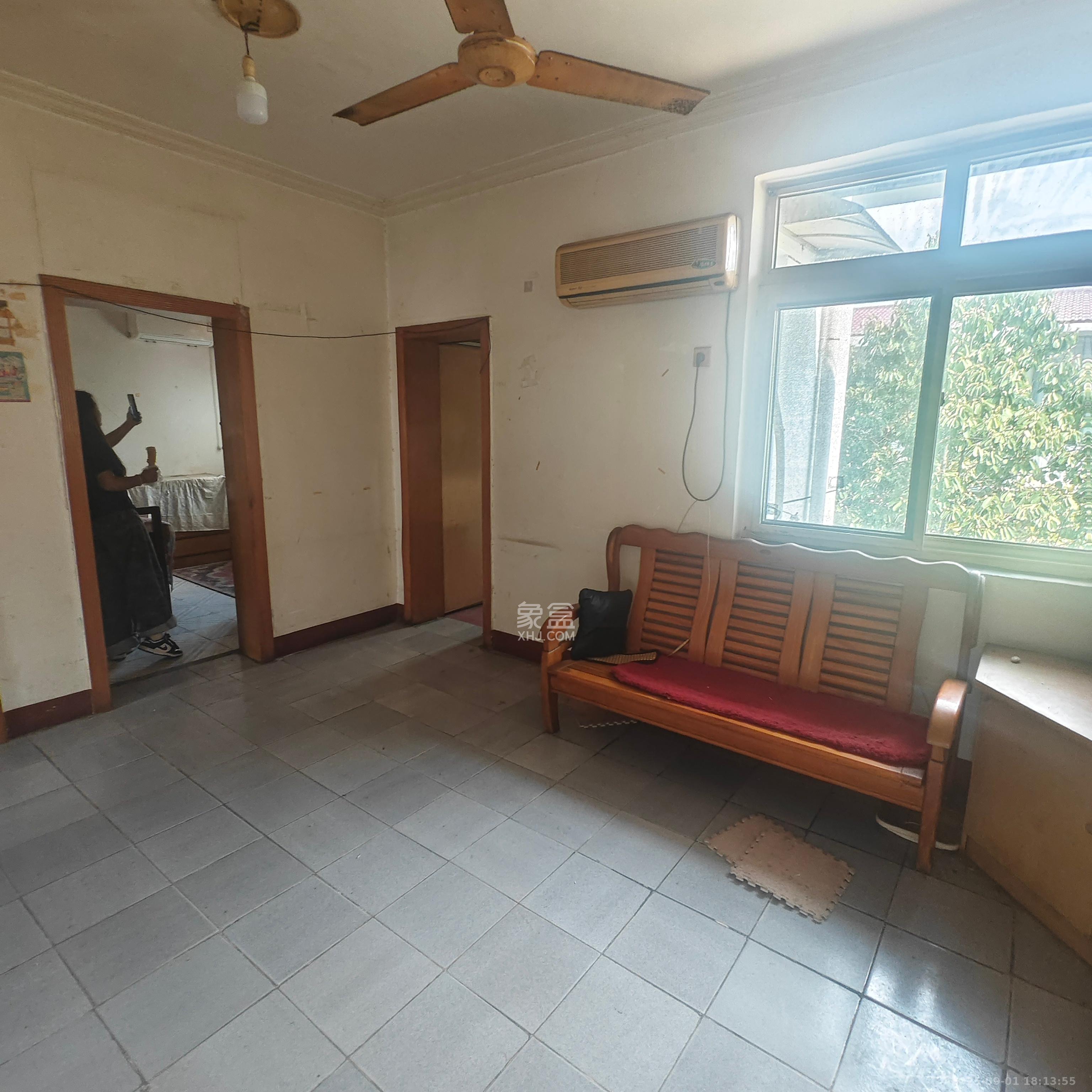 军干所宿舍  3室1厅1卫    1200.0元/月 军干所宿舍  3室1厅1卫    1200.0元/月