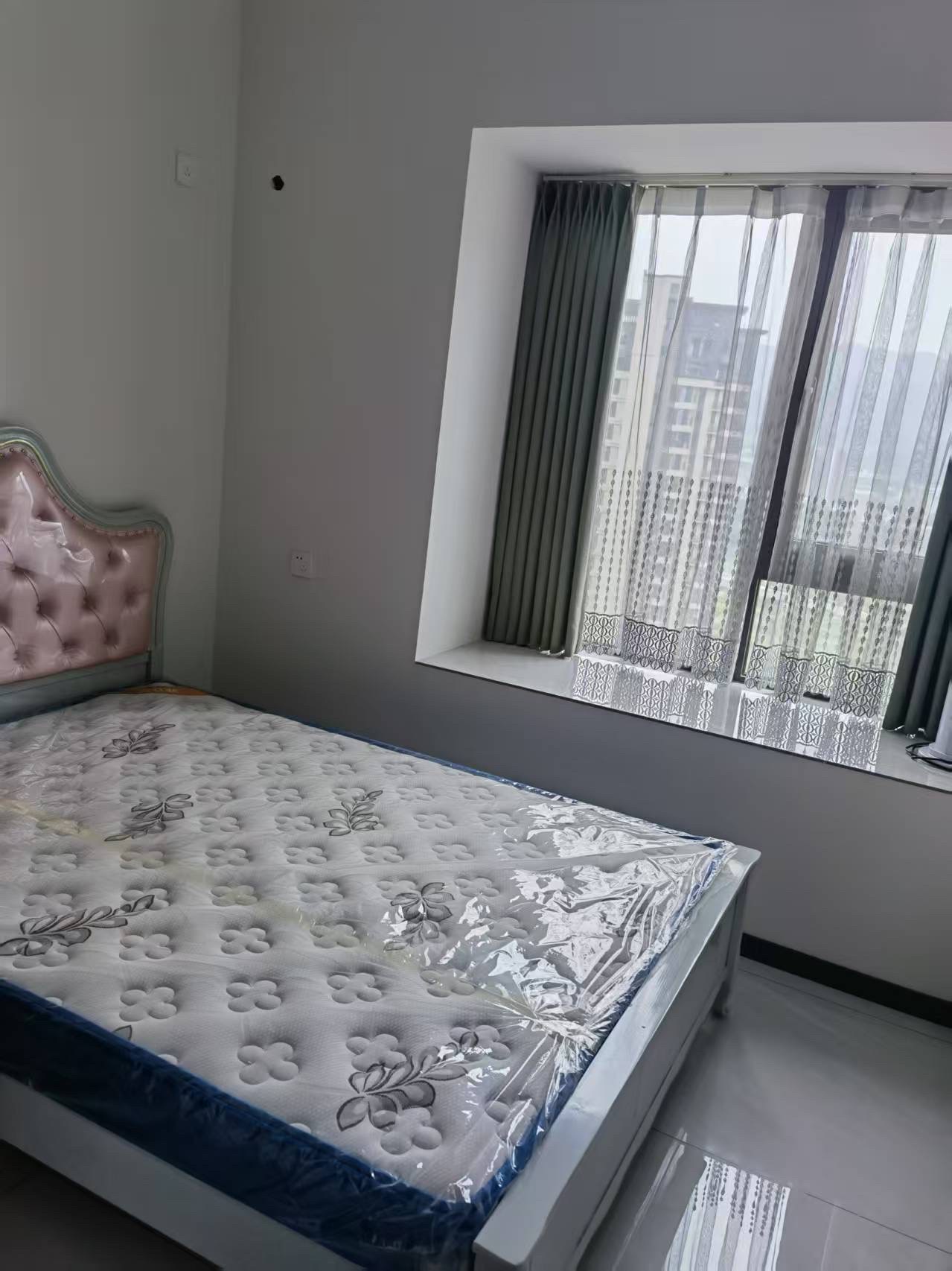 世茂云城 3室2厅1卫 1700.0元/月 世茂云城 3室2厅1卫 1700.0元/月室内图