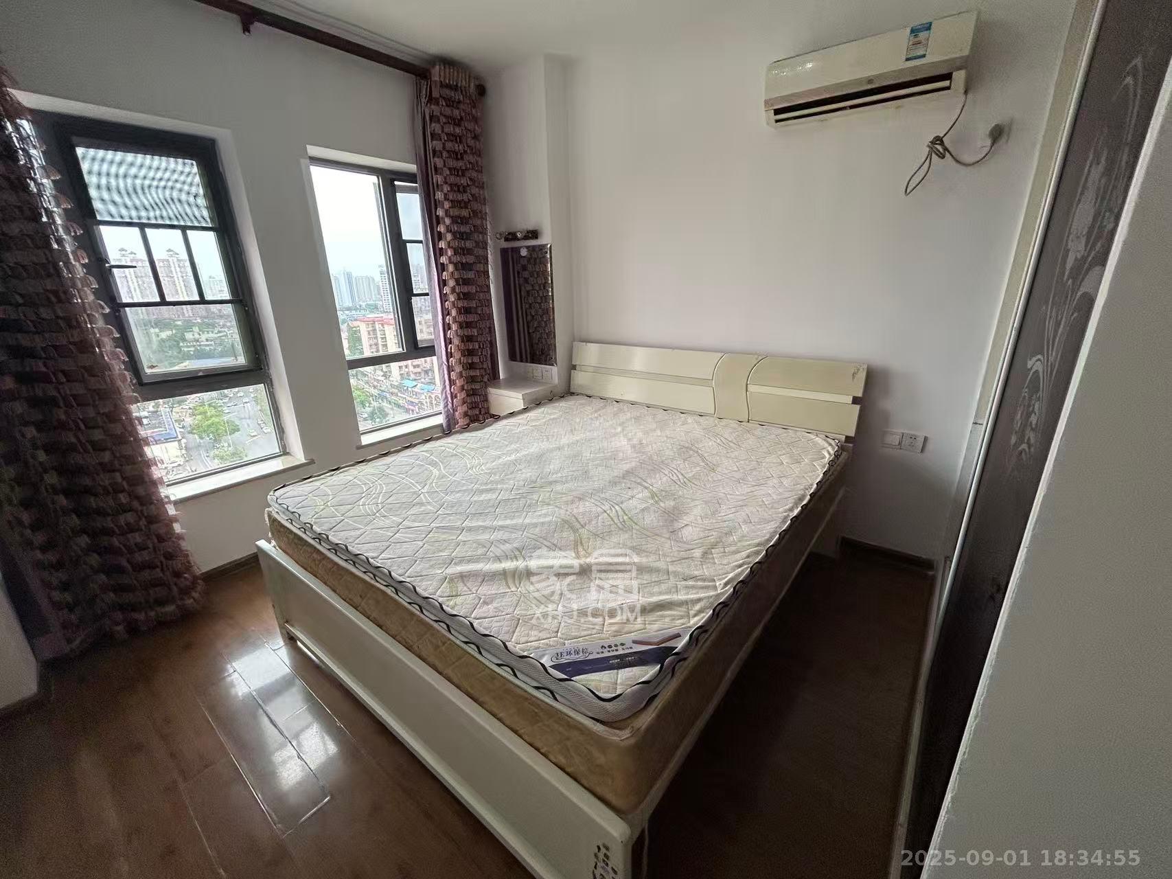 上海城小区  2室1厅1卫    1900.0元/月室内图