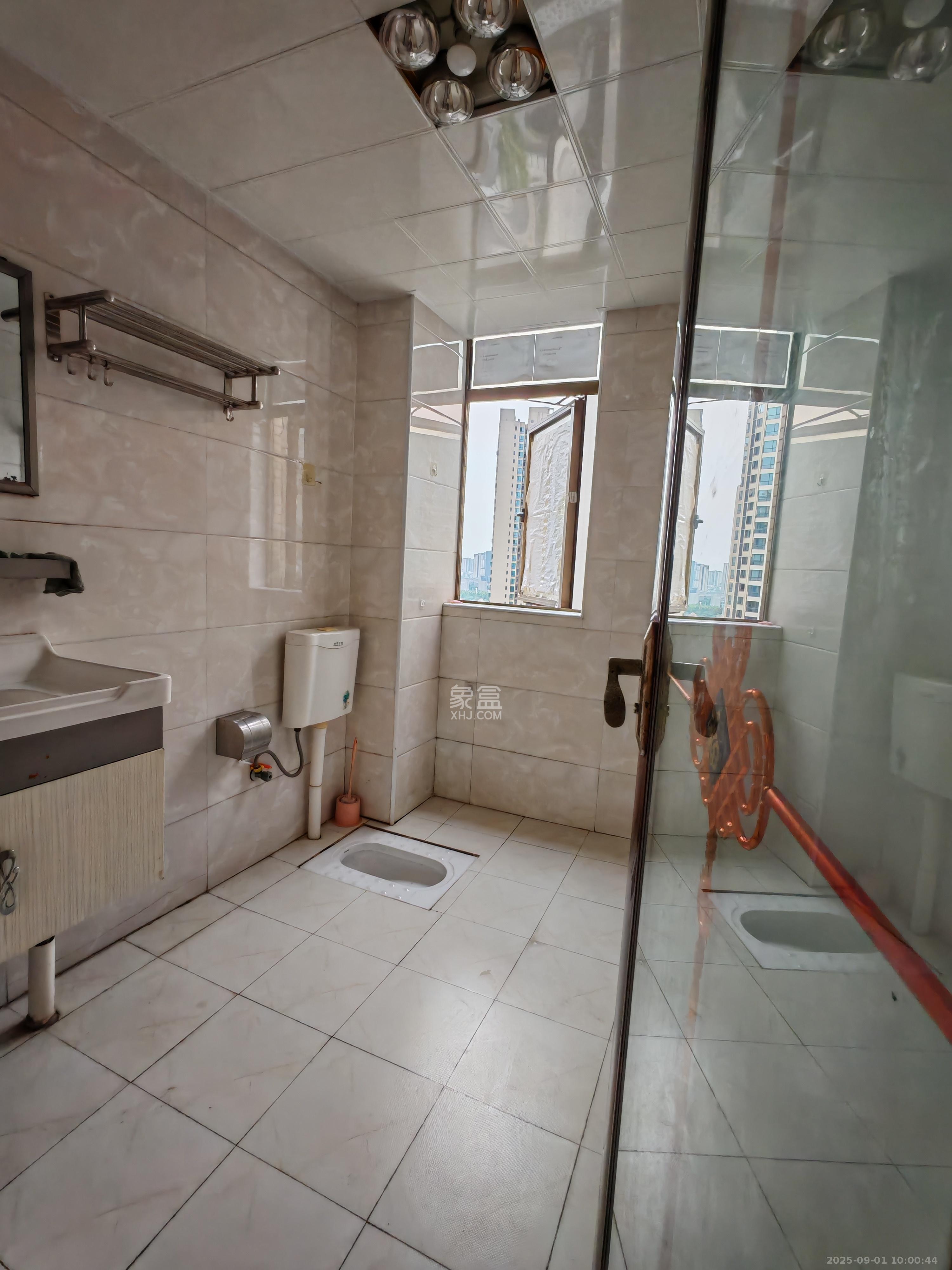 江山帝景雅典  2室1厅1卫    1900.0元/月 江山帝景雅典  2室1厅1卫    1900.0元/月室内图