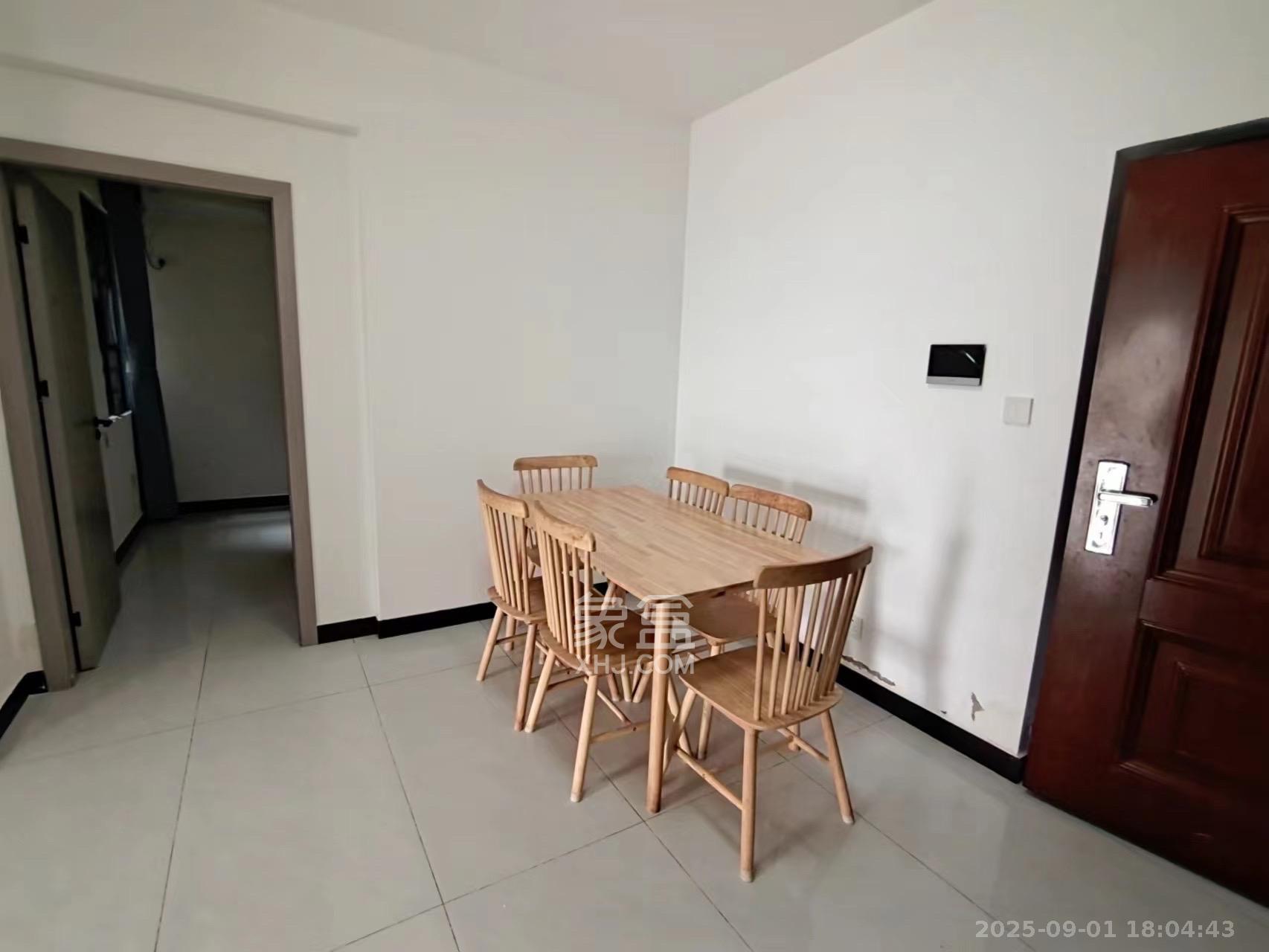 华城城市广场  3室2厅2卫    1700.0元/月 华城城市广场  3室2厅2卫    1700.0元/月室内图