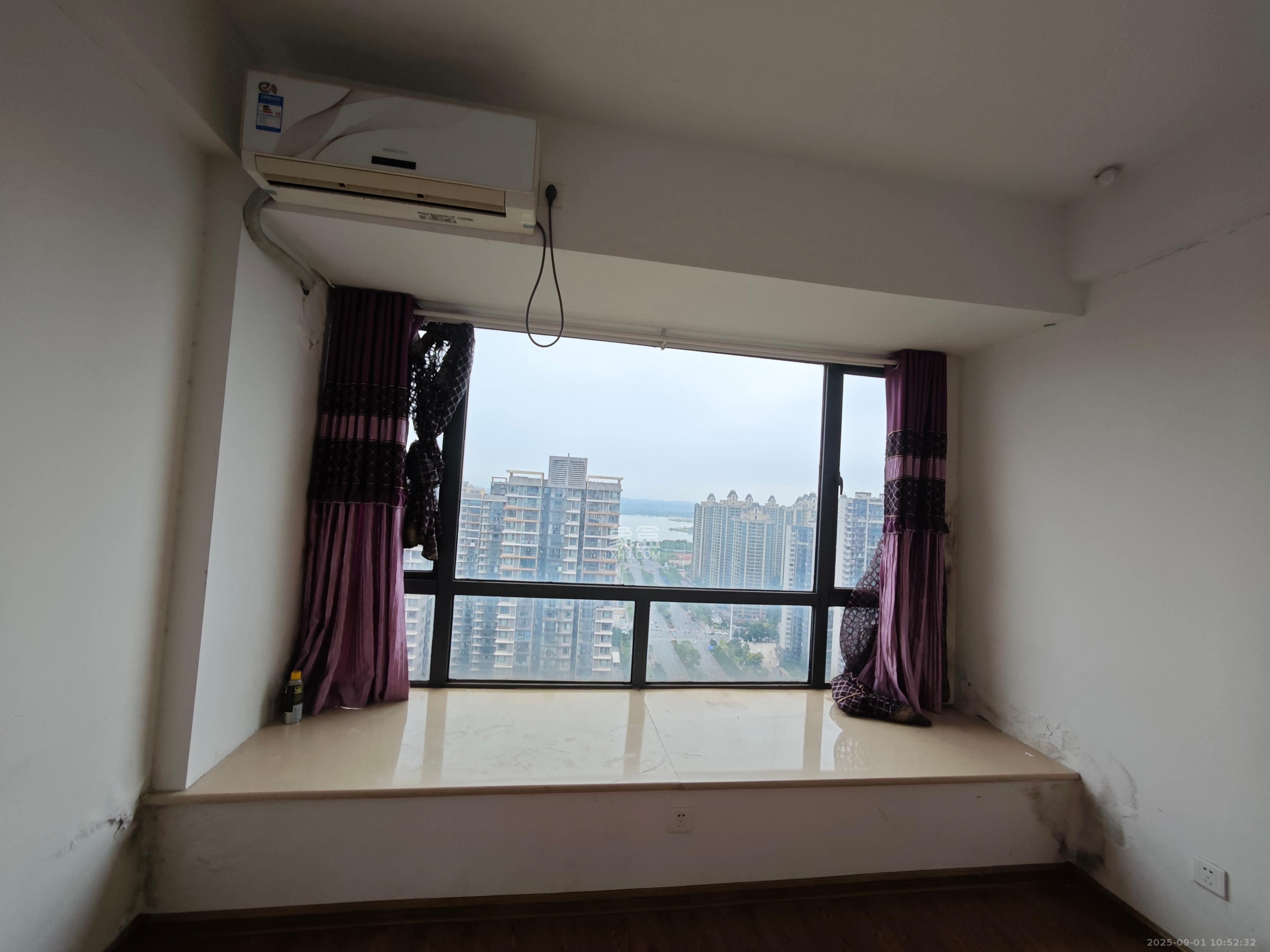 恒基凯旋门一二期  3室2厅2卫    2600.0元/月室内图