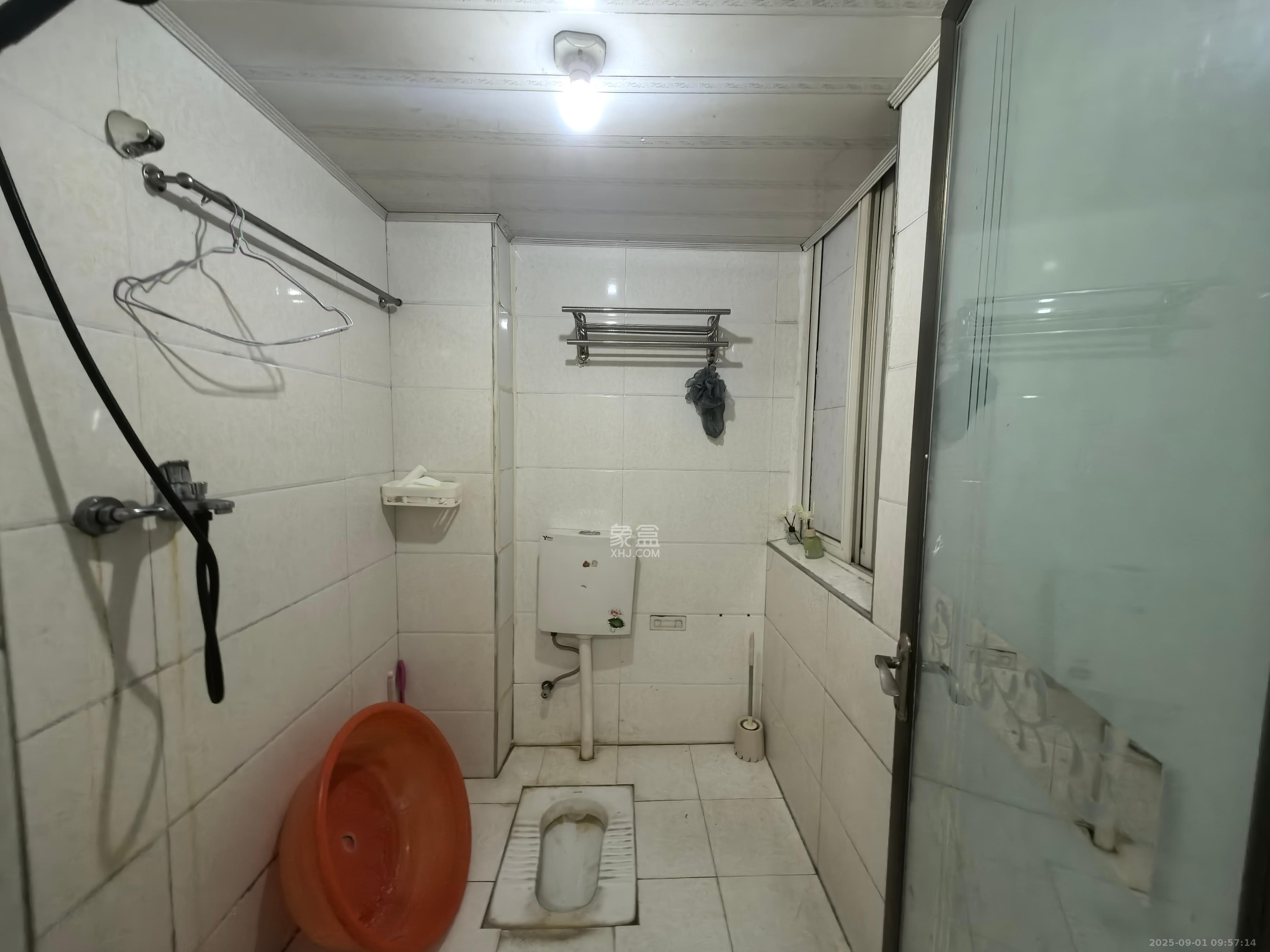 锦璨家园  3室2厅1卫    1600.0元/月 锦璨家园  3室2厅1卫    1600.0元/月室内图