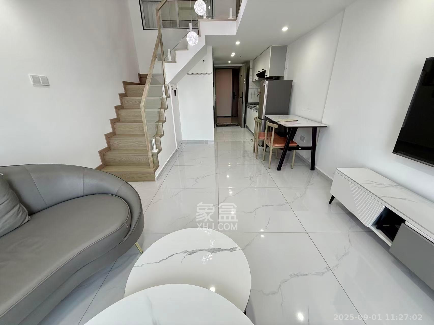 藏珑湖上公馆  1室1厅1卫    2500.0元/月室内图