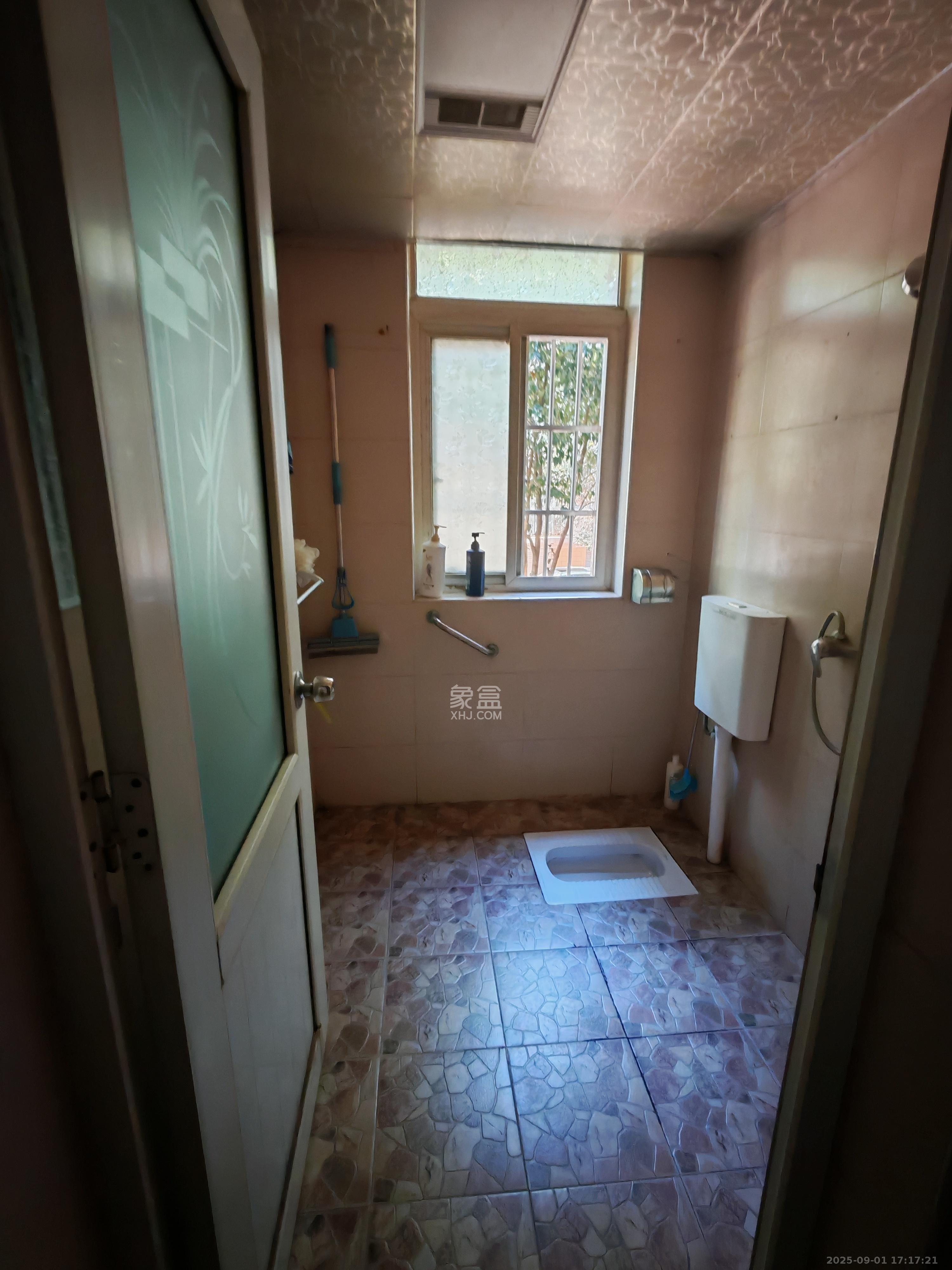 枫华府第 3室2厅1卫 1800.0元/月 枫华府第 3室2厅1卫 1800.0元/月室内图