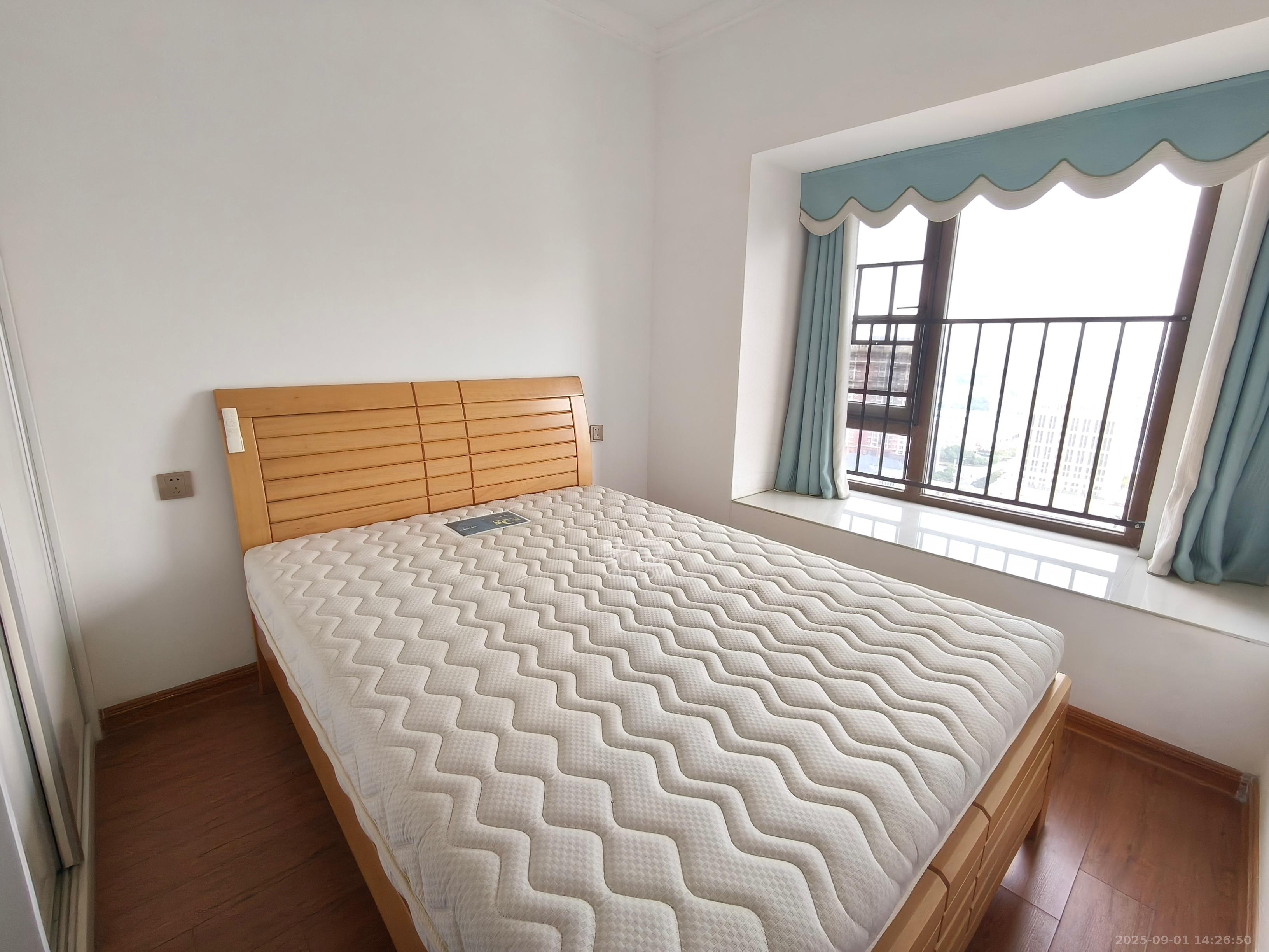 碧桂园星城首府  4室2厅2卫    3600.0元/月 碧桂园星城首府  4室2厅2卫    3600.0元/月室内图