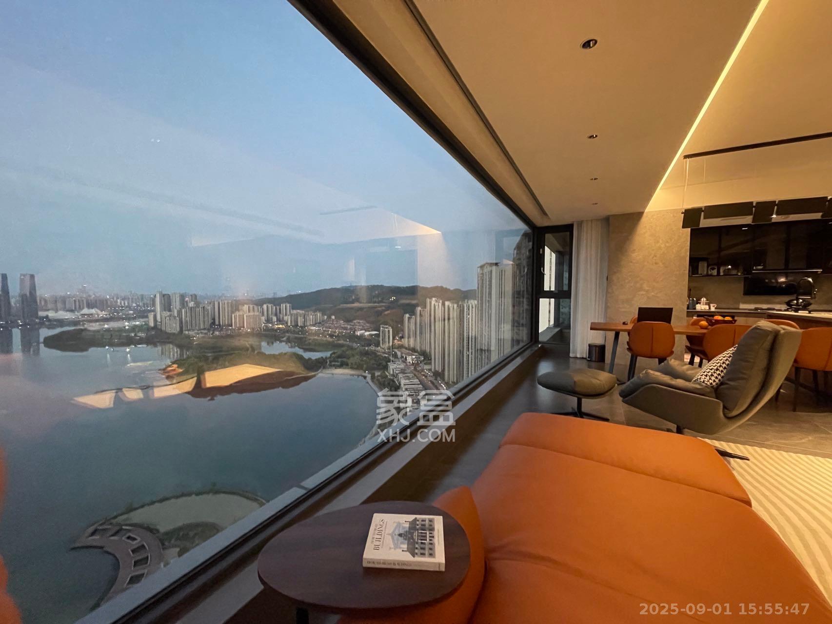 卓越浅水湾 4室2厅3卫 20000.0元/月 卓越浅水湾 4室2厅3卫 20000.0元/月室内图