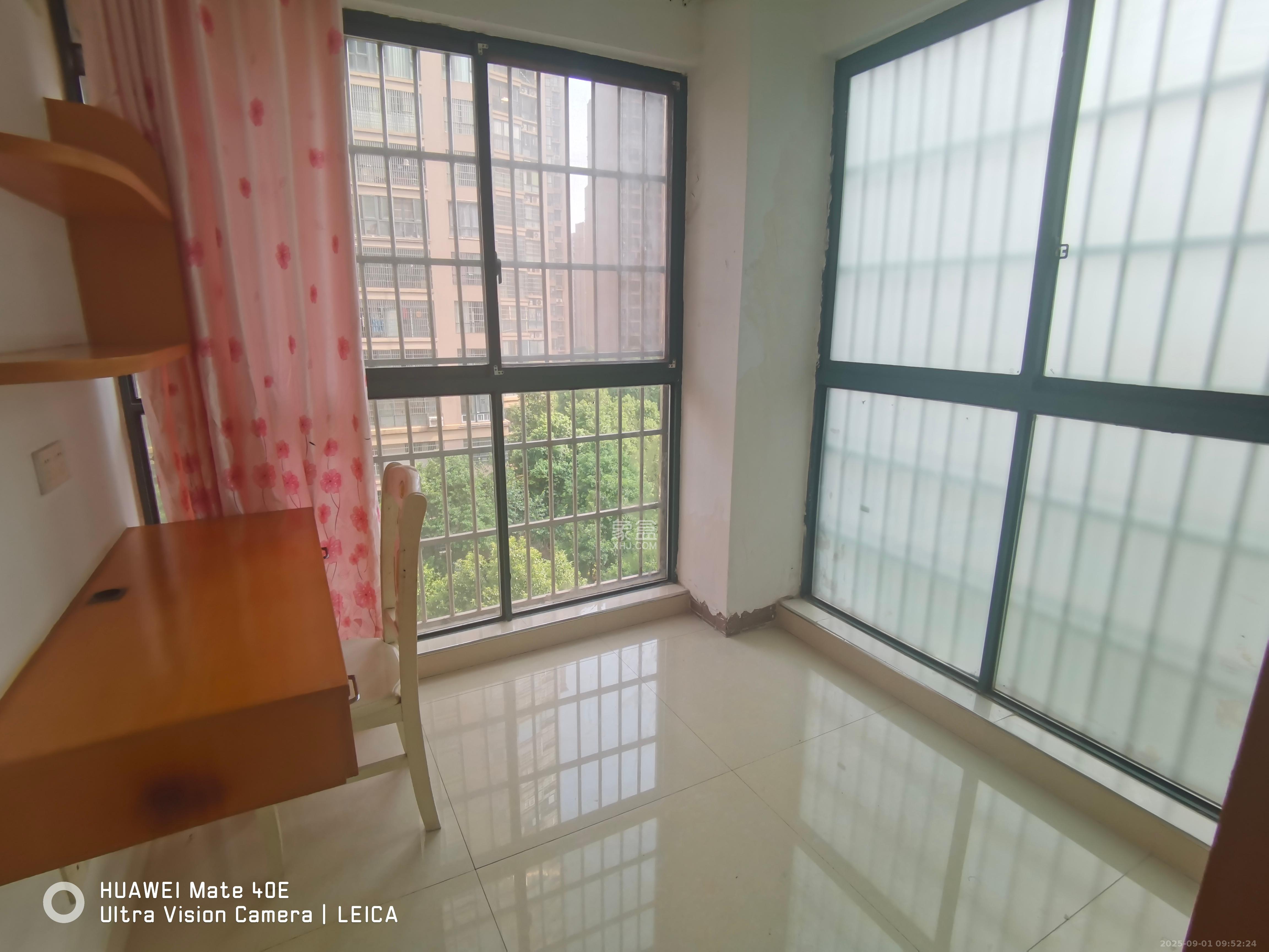 筑梦佳园  4室2厅1卫    2000.0元/月室内图