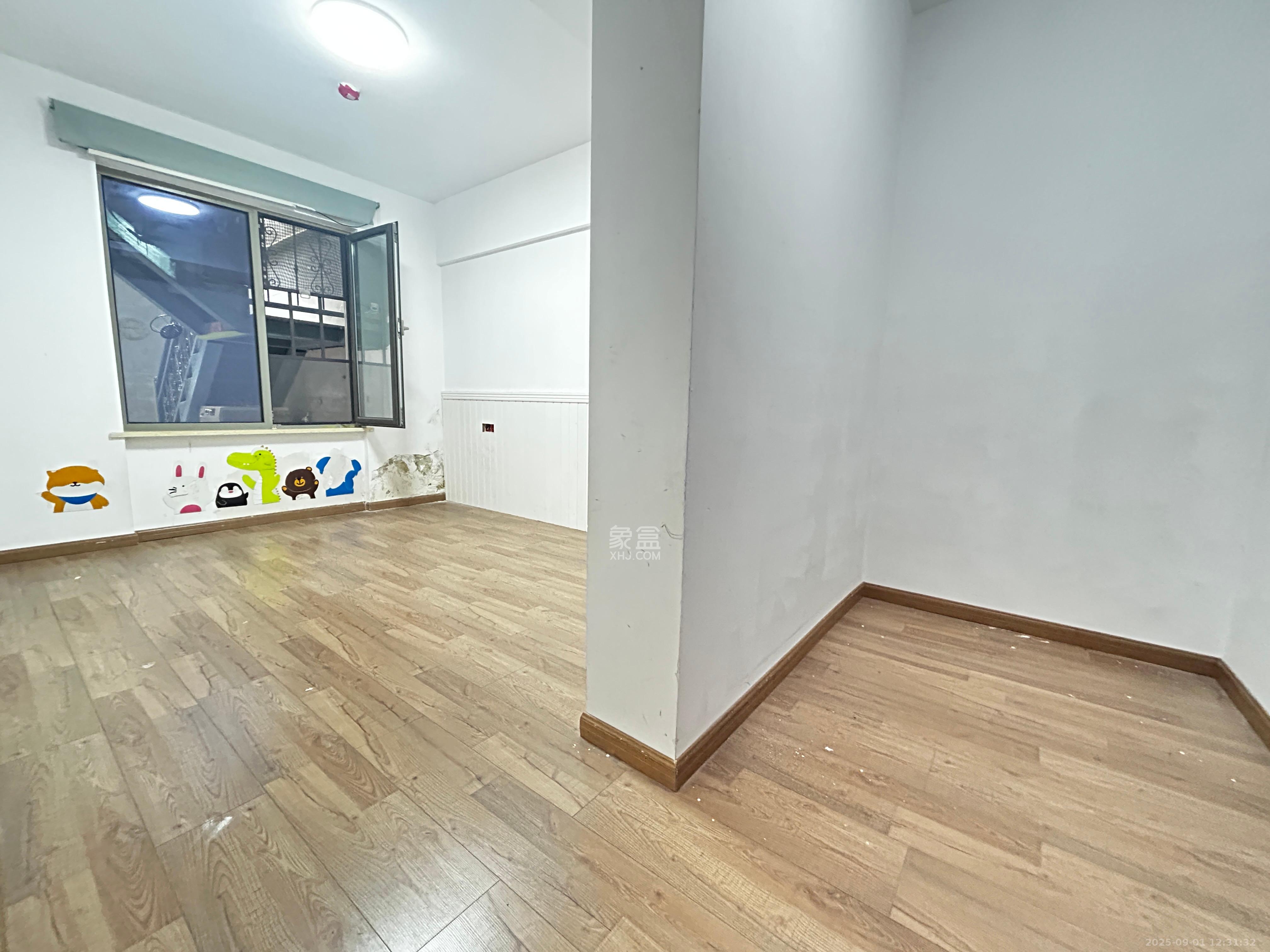 梅溪湖金茂府(金茂广场)(金茂览秀城)  6室2厅2卫    6200.0元/月 梅溪湖金茂府(金茂广场)(金茂览秀城)  6室2厅2卫    6200.0元/月室内图