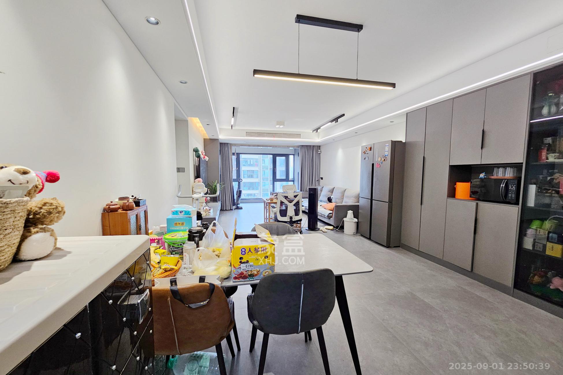 阳光城尚东湾蓝莓苑  3室2厅2卫    125.0万 阳光城尚东湾蓝莓苑  3室2厅2卫    125.0万客厅