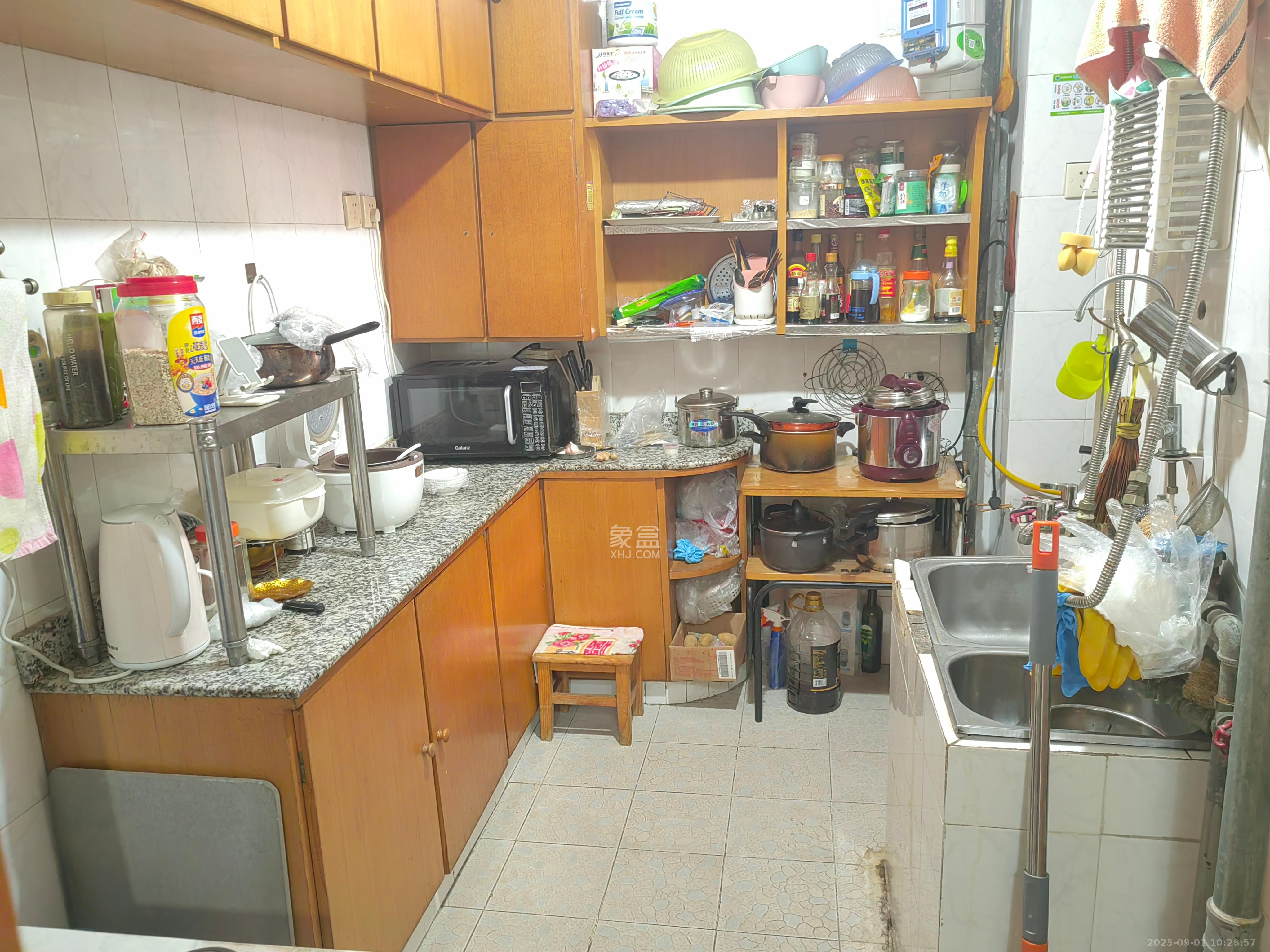 八一桥工商银行家属楼 3室2厅2卫 2700.0元/月 八一桥工商银行家属楼 3室2厅2卫 2700.0元/月室内图