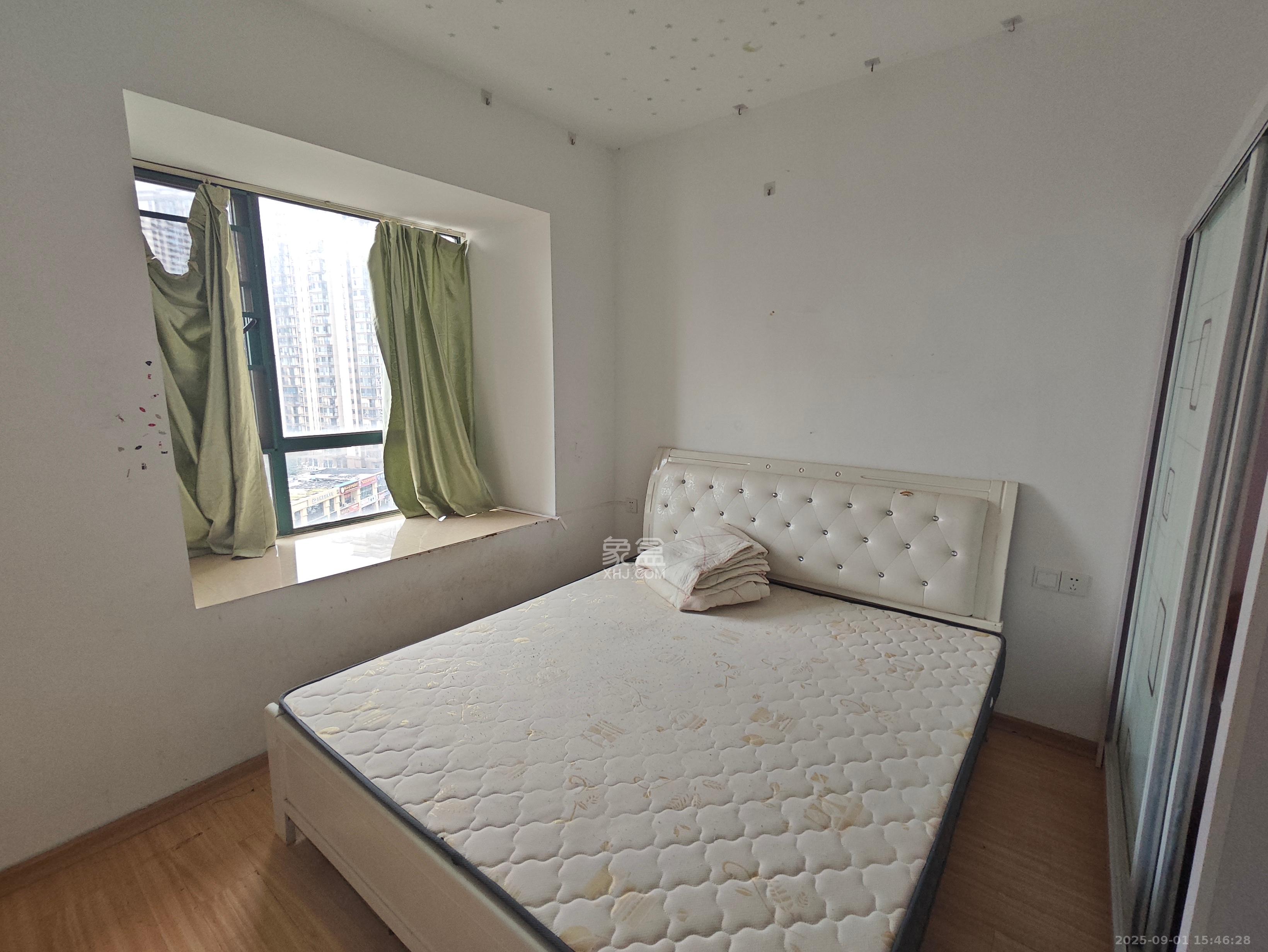 洋湖时代  3室2厅1卫    2100.0元/月 洋湖时代  3室2厅1卫    2100.0元/月室内图