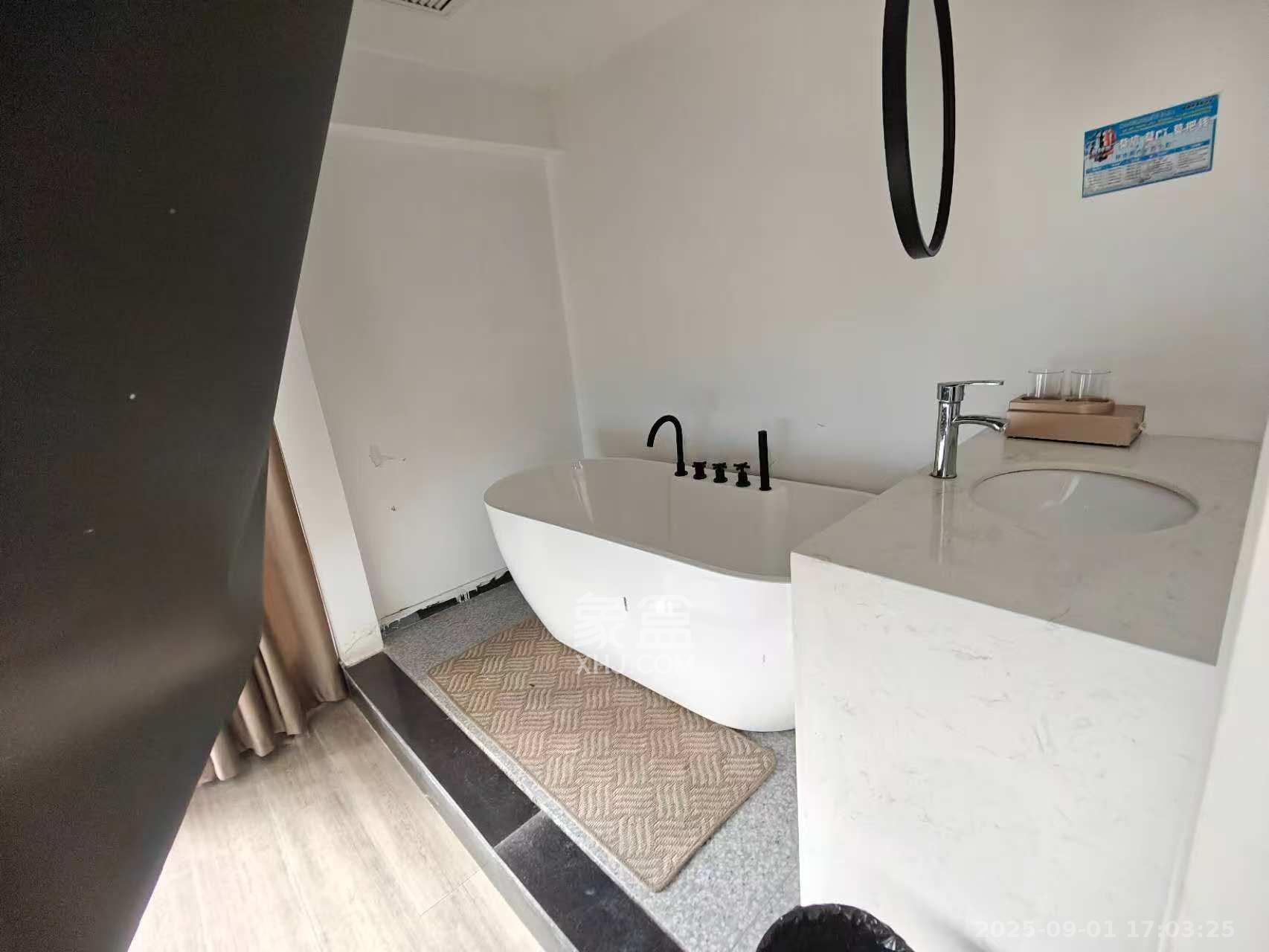 君临国际  1室1厅1卫    1800.0元/月 君临国际  1室1厅1卫    1800.0元/月室内图