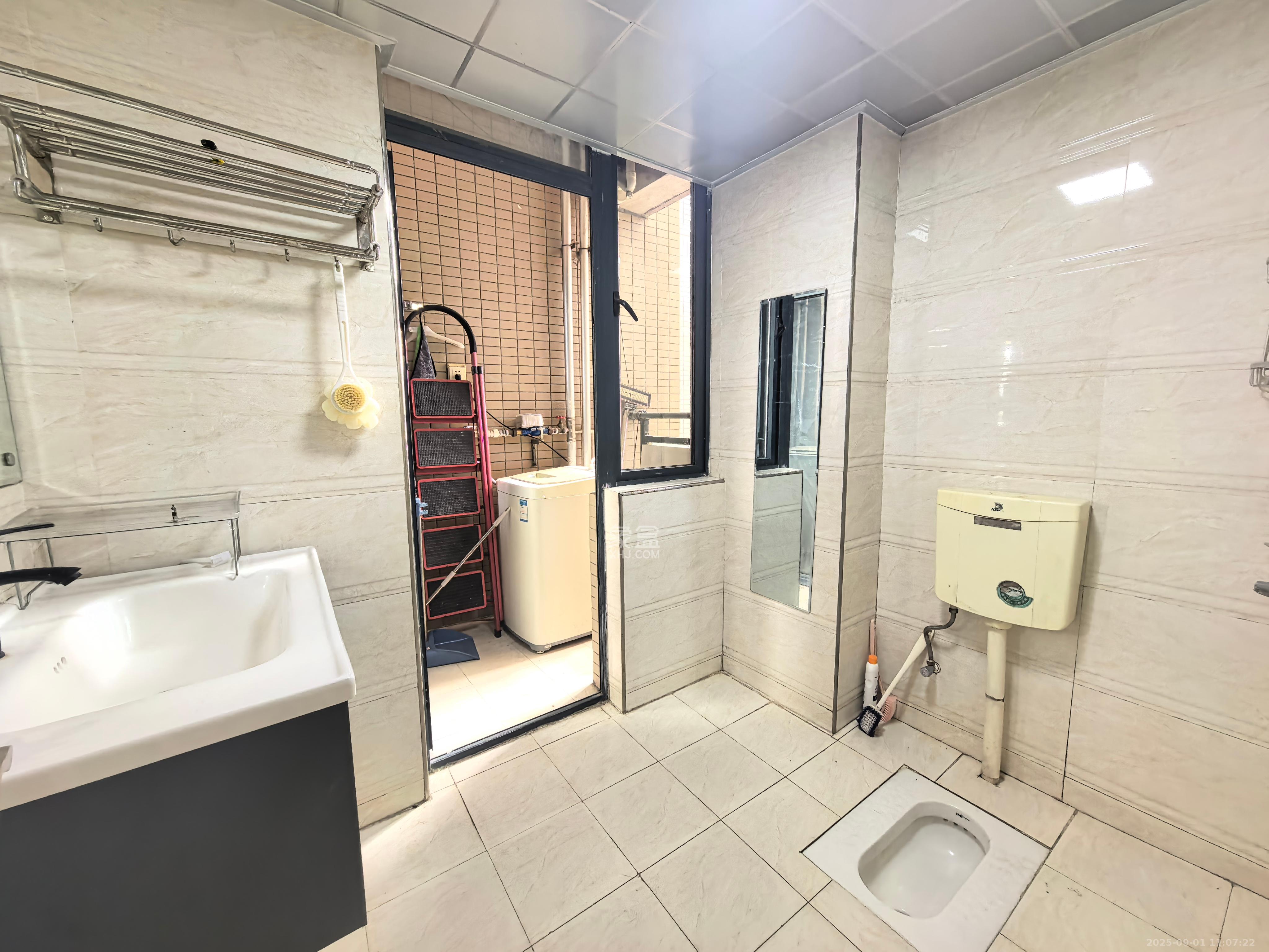 高升金典 1室1厅1卫 1500.0元/月 高升金典 1室1厅1卫 1500.0元/月室内图