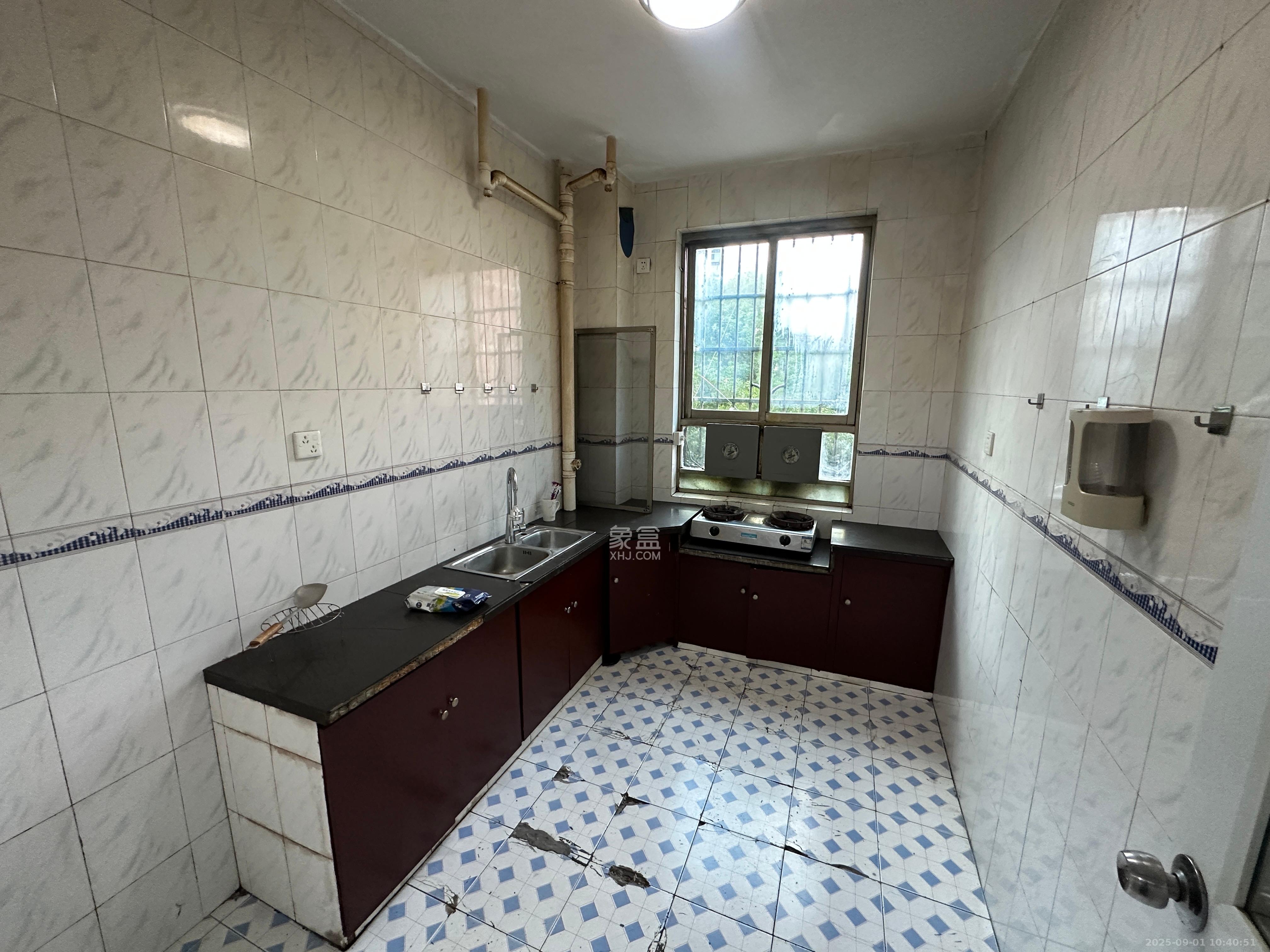 圭塘小区(圭塘一、二小区) 3室2厅2卫 2000.0元/月 圭塘小区(圭塘一、二小区) 3室2厅2卫 2000.0元/月室内图