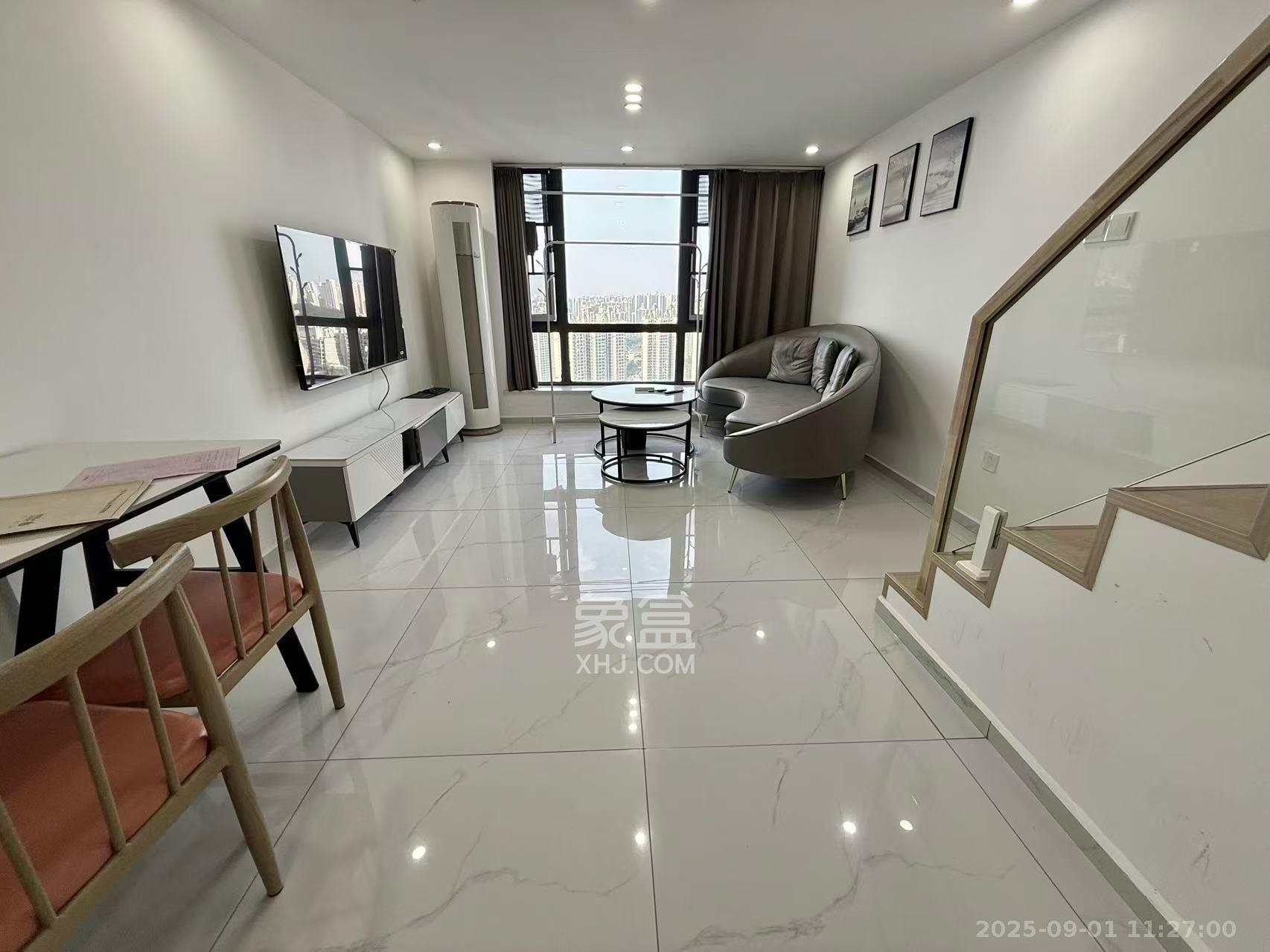 藏珑湖上公馆 1室1厅1卫 2500.0元/月 藏珑湖上公馆 1室1厅1卫 2500.0元/月室内图