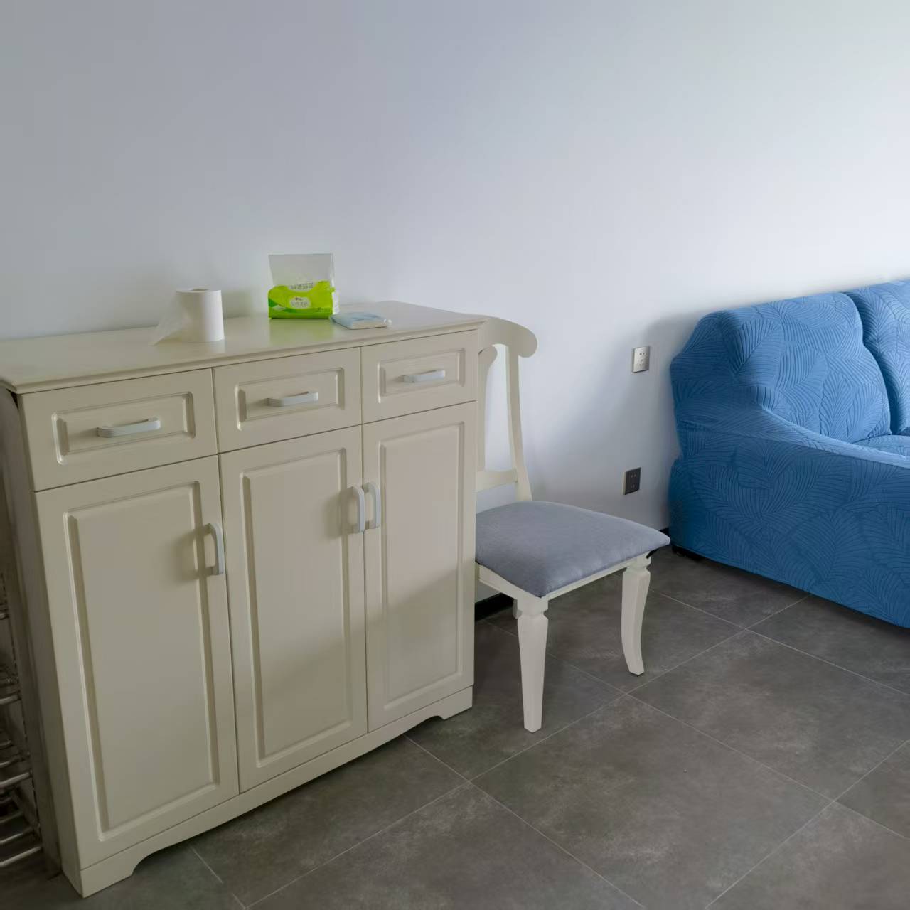 观澜湖观悦二期 3室2厅1卫 2200.0元/月 观澜湖观悦二期 3室2厅1卫 2200.0元/月室内图